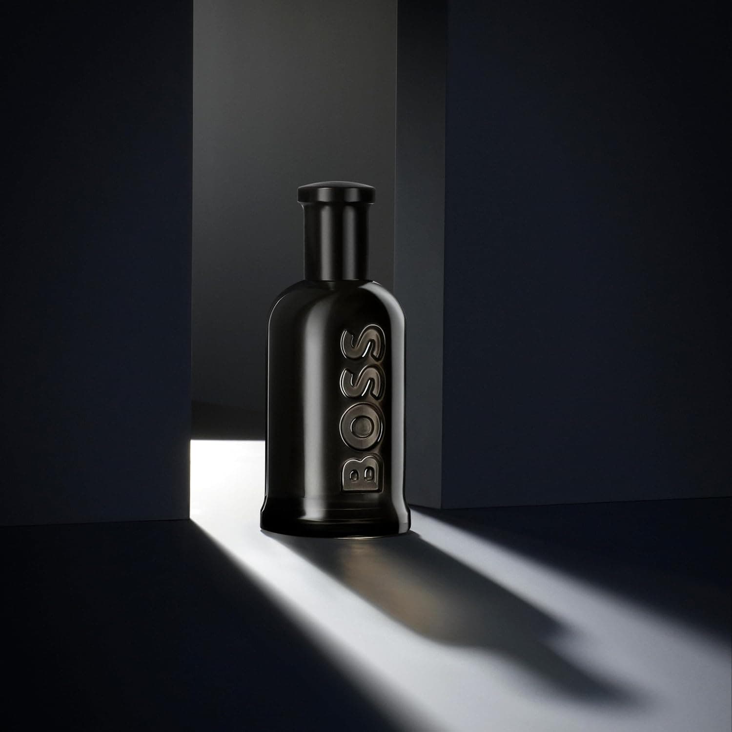 ست عطر مردانه Hugo Boss No:6 Bottled 100ml، ژل شستشو 100ml و دئودورانت استیک ست عطر مردانه Hugo Boss No:6 Bottled 100ml، ژل شستشو 100ml و دئودورانت استیک
