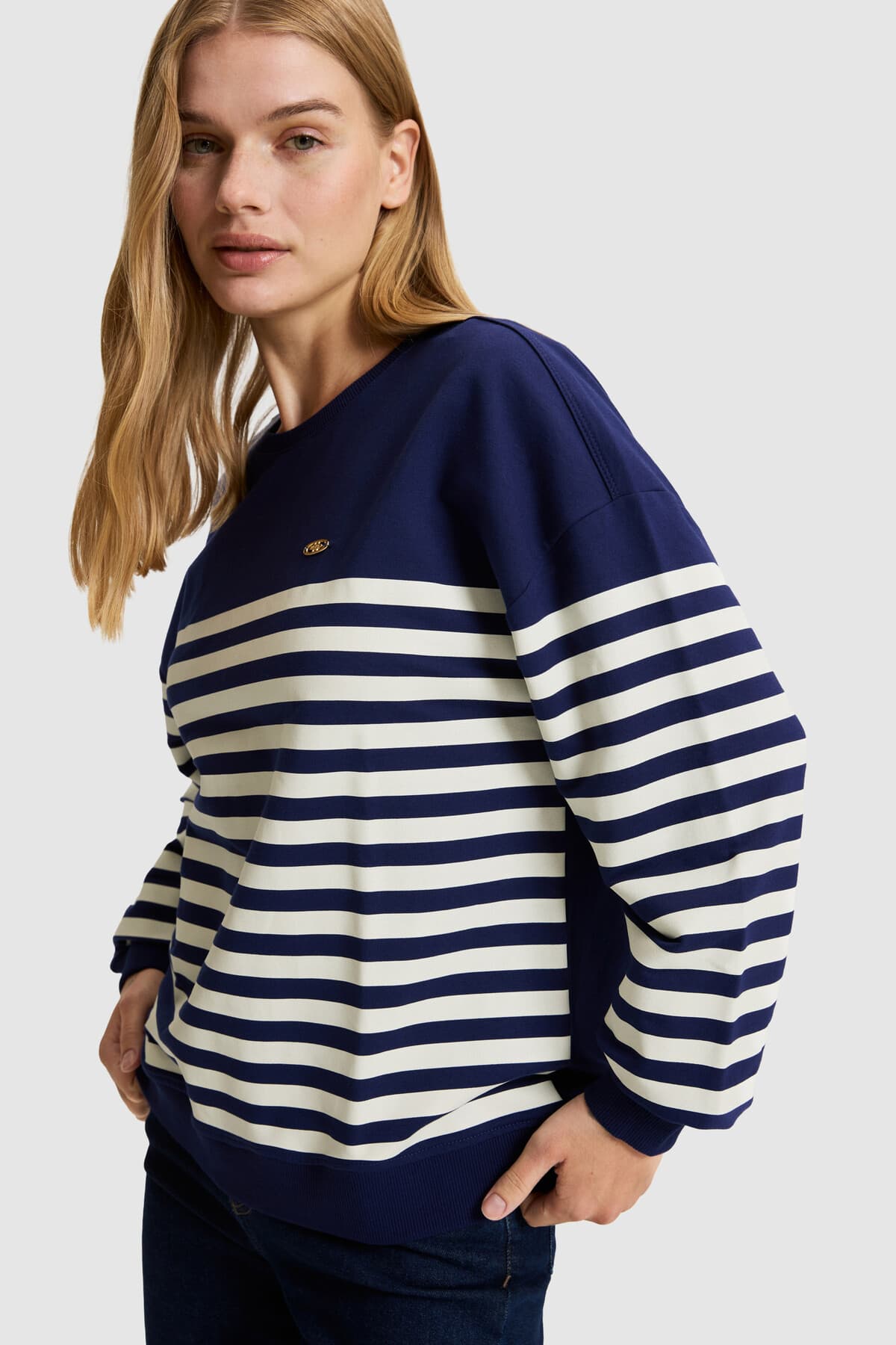 سوئیشرت زنانه U.S. Polo Assn. سرمهای روشن مدل 50328990-VR059 سوئیشرت زنانه U.S. Polo Assn. سرمهای روشن مدل 50328990-VR059