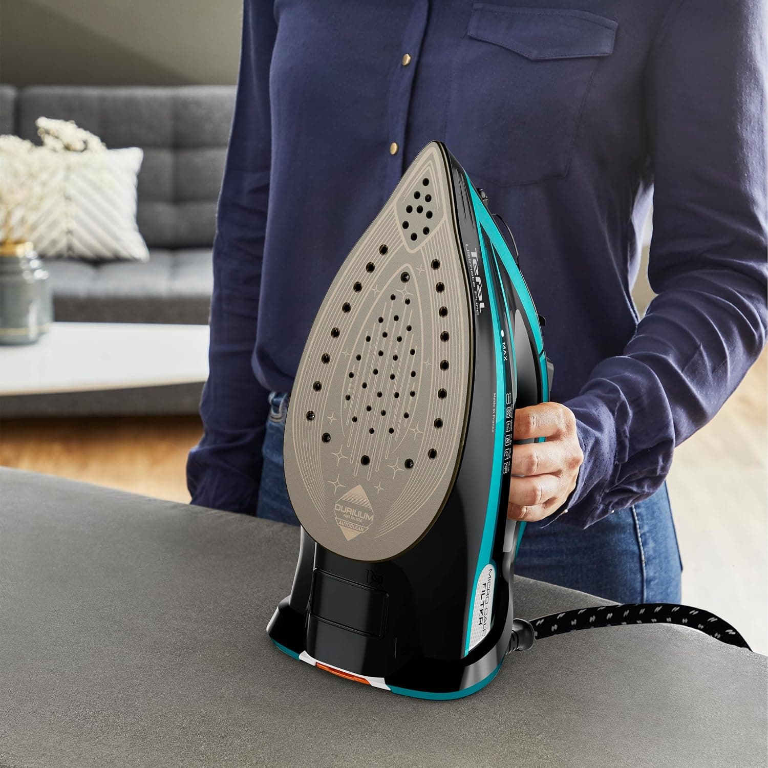 اتوی بخار Tefal Ultimate Pure مدل FV9844 با بخاردهی مداوم 60 gr و لحظهای 250 gr، توان 3200 Watt اتوی بخار Tefal Ultimate Pure مدل FV9844 با بخاردهی مداوم 60 gr و لحظهای 250 gr، توان 3200 Watt