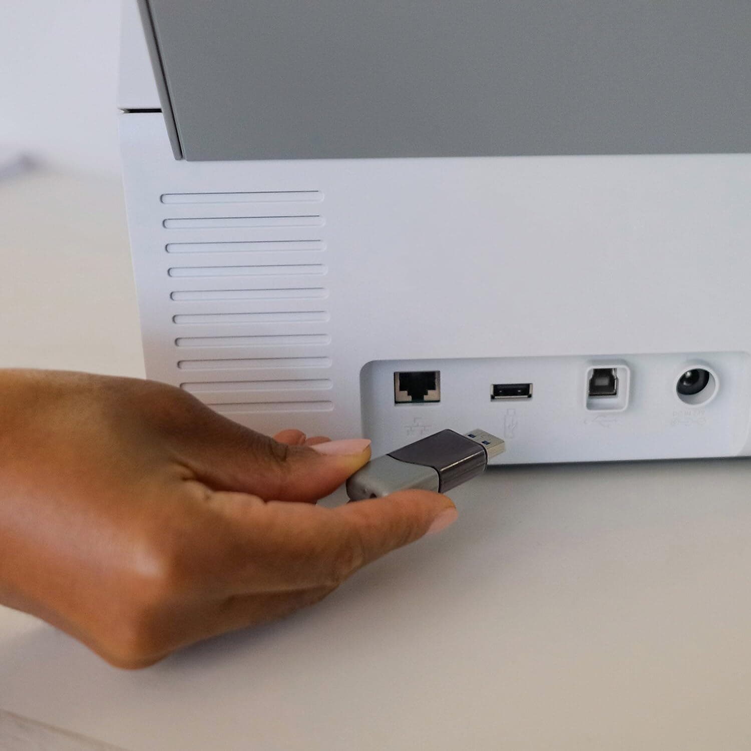 اسکنر رومیزی حرفهای BROTHER دوطرفه بیسیم با سرعت اسکن بالا و نمایشگر لمسی بزرگ سفید مدل ADS-4900W اسکنر رومیزی حرفهای BROTHER دوطرفه بیسیم با سرعت اسکن بالا و نمایشگر لمسی بزرگ سفید مدل ADS-4900W