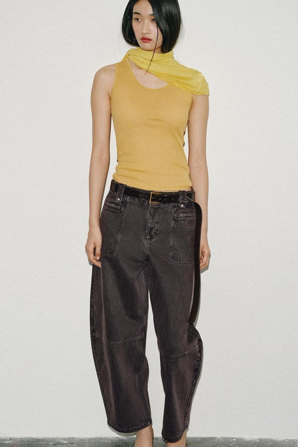 شلوار جین زنانه Zara بارل کارگو کمر متوسط قهوهای سایز 32 مدل Z1975 شلوار جین زنانه Zara بارل کارگو کمر متوسط قهوهای سایز 32 مدل Z1975