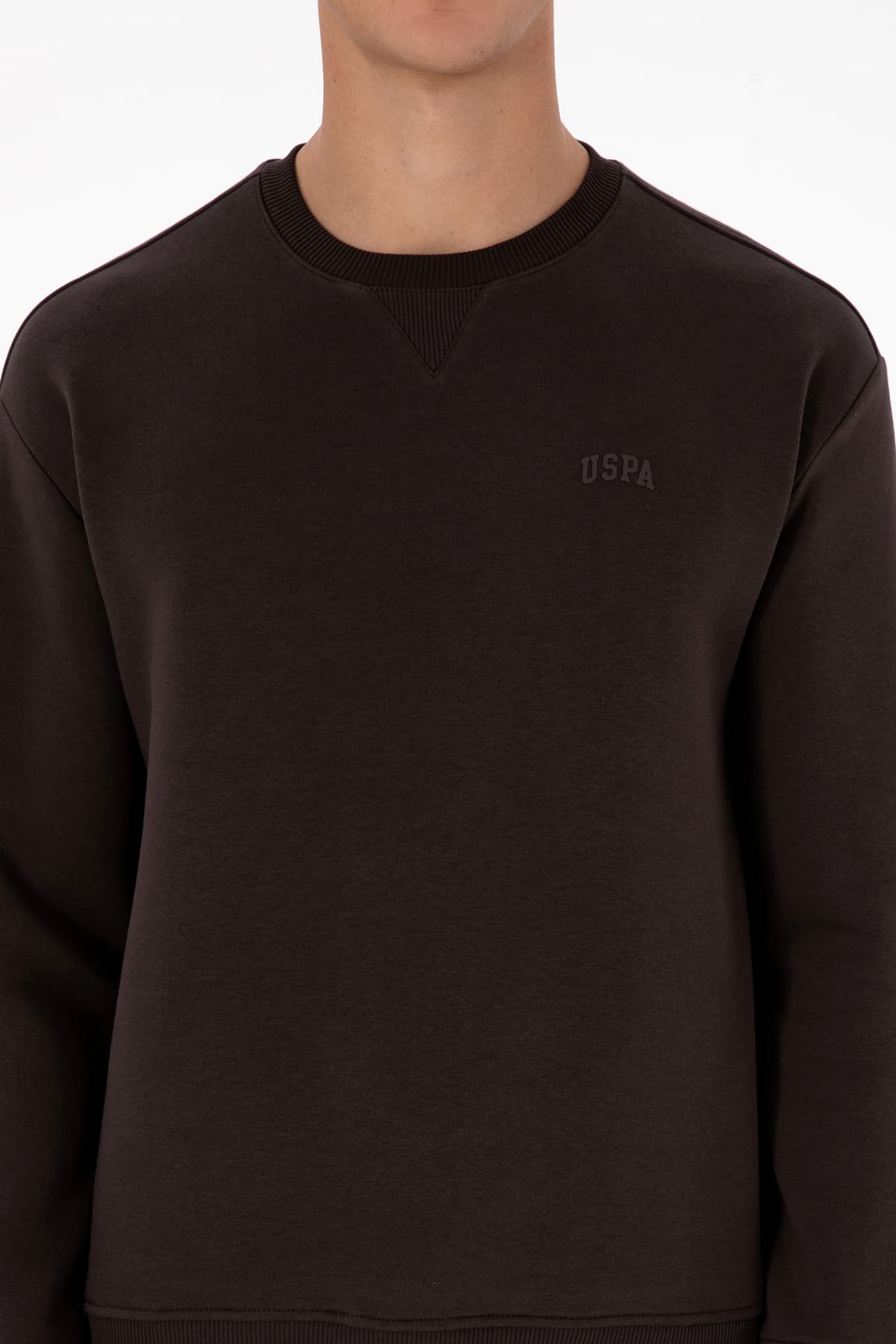 سوئیشرت مردانه U.S. Polo Assn. فیت راحت یقه گرد پرزدار قهوهای مدل 50313757-VR084 سوئیشرت مردانه U.S. Polo Assn. فیت راحت یقه گرد پرزدار قهوهای مدل 50313757-VR084