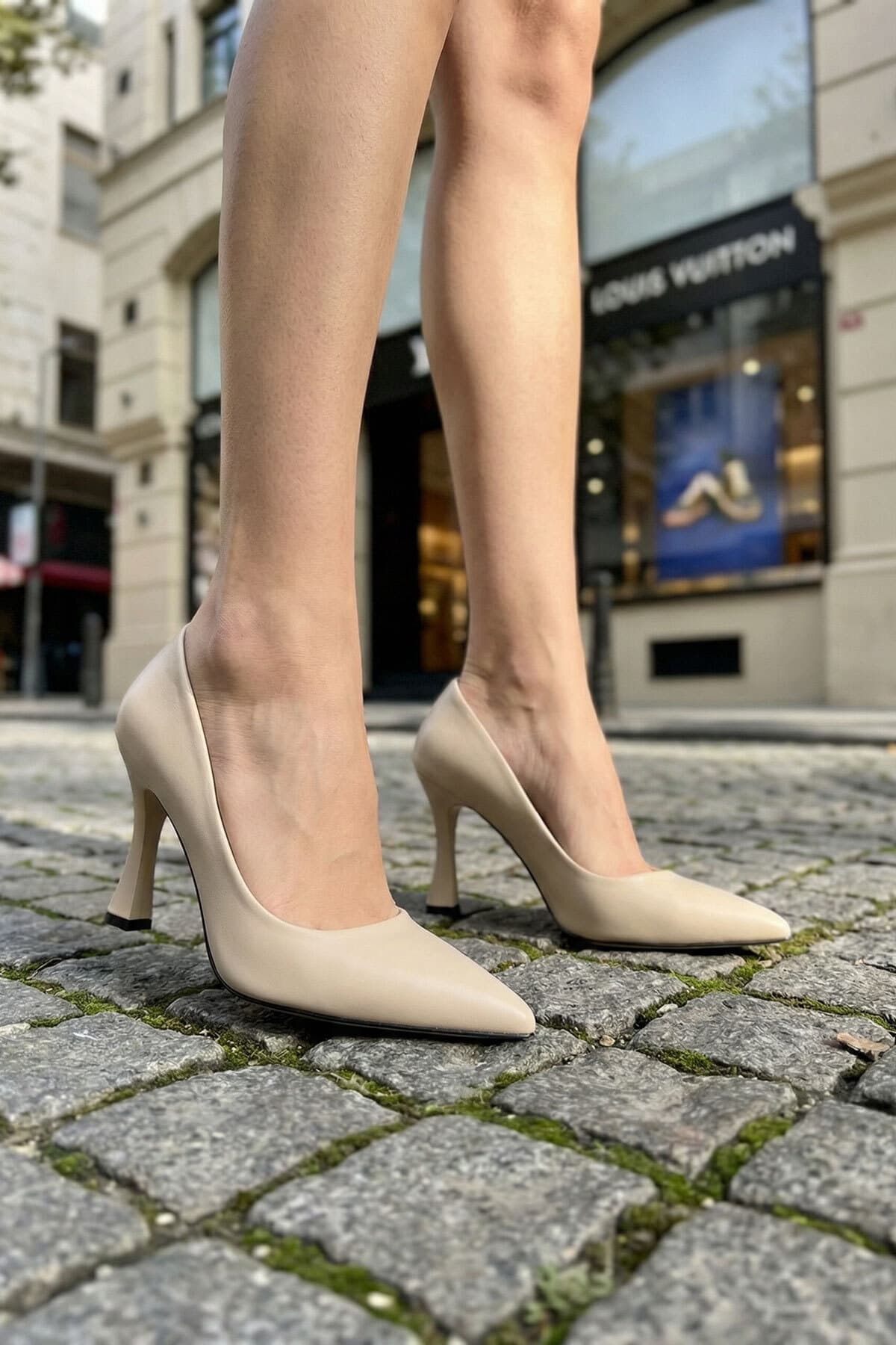کفش پاشنهبلند زنانه کلاسیک SOHO مدل 16002 کفش پاشنهبلند زنانه کلاسیک SOHO مدل 16002