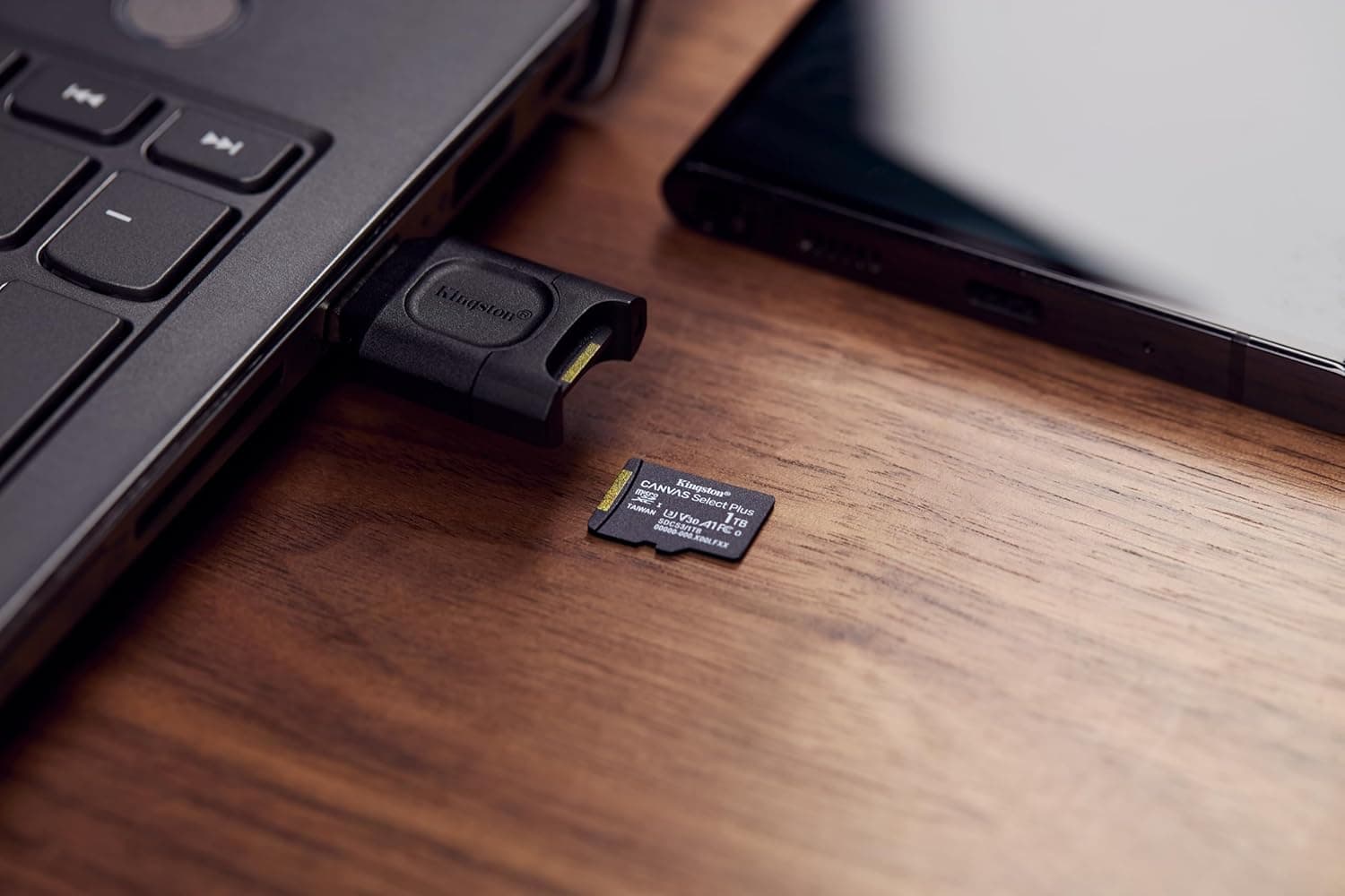 کارت حافظه microSDXC Kingston 64GB Canvas Select Plus همراه آداپتور Gen3 100MB/s A1 کارت حافظه microSDXC Kingston 64GB Canvas Select Plus همراه آداپتور Gen3 100MB/s A1