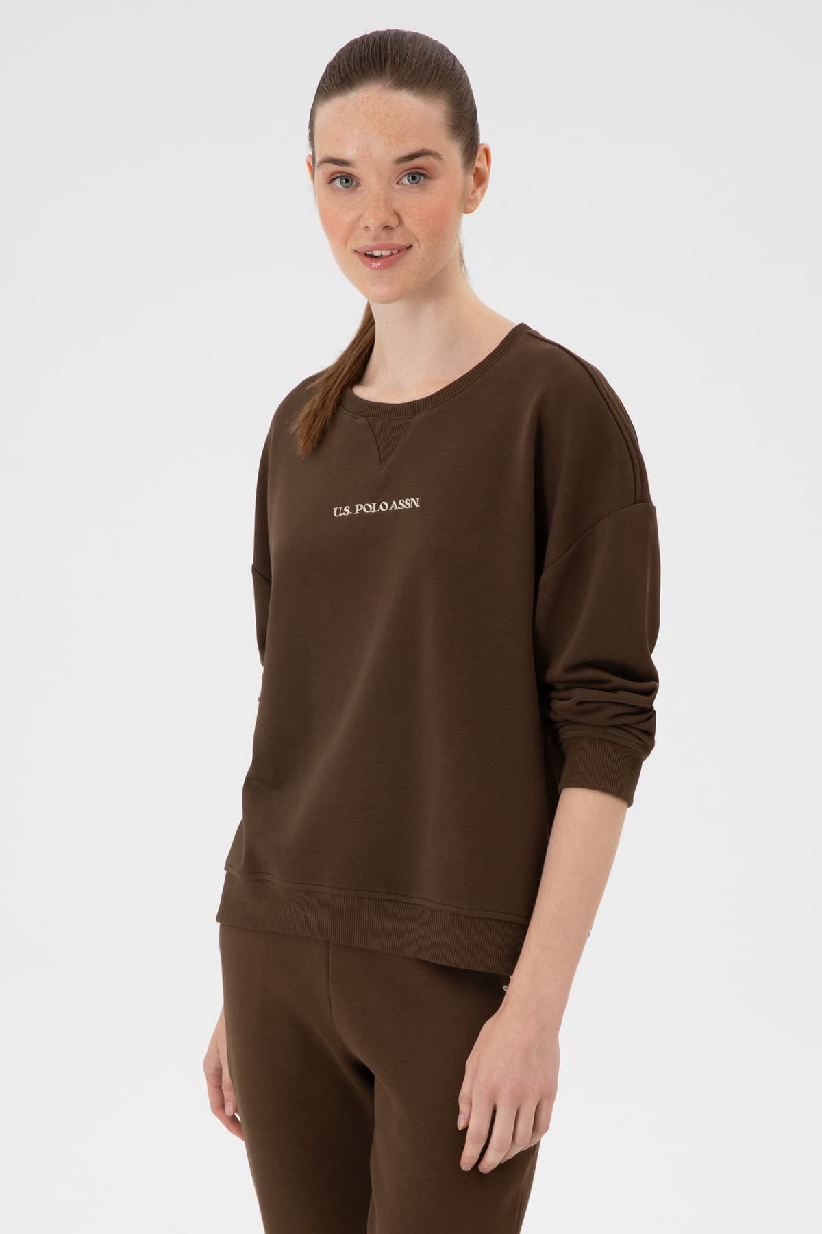 سوئیشرت زنانه U.S. Polo Assn. یقه گرد قهوهای مدل 50313562-VR029 سوئیشرت زنانه U.S. Polo Assn. یقه گرد قهوهای مدل 50313562-VR029
