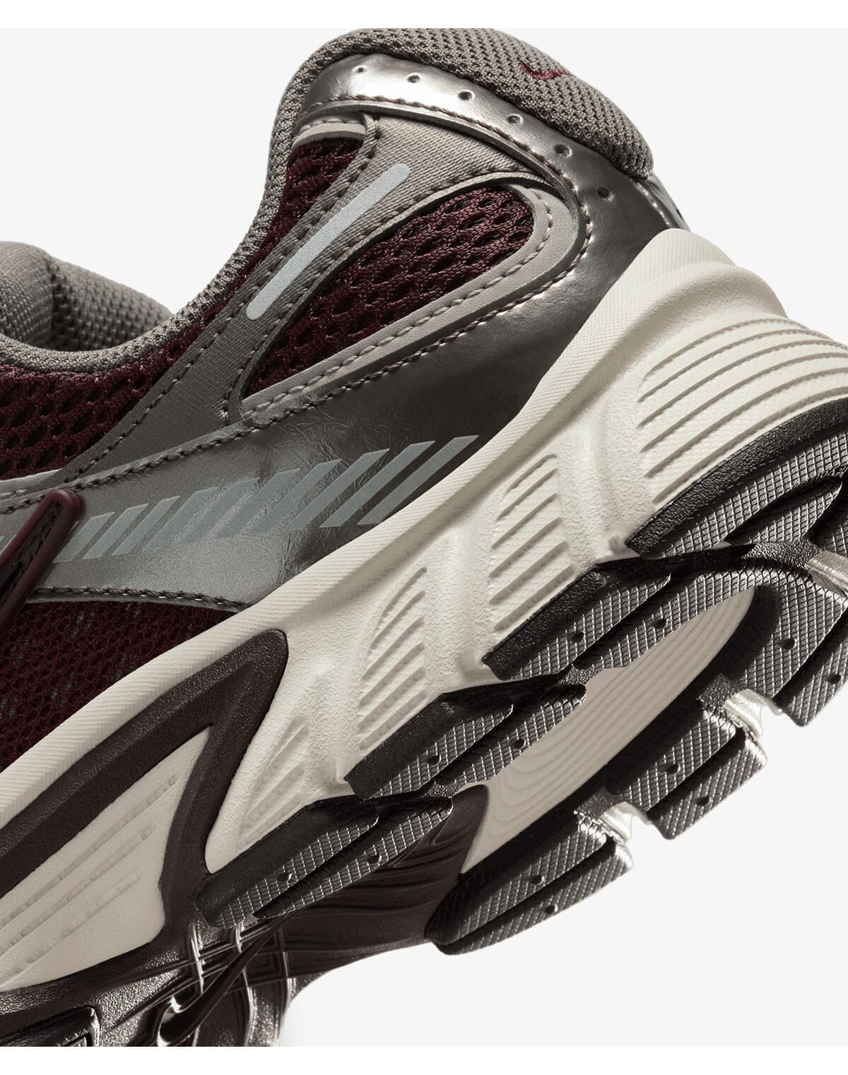 کفش ورزشی زنانه Nike مدل V5 RNR HQ7901-602 کفش ورزشی زنانه Nike مدل V5 RNR HQ7901-602