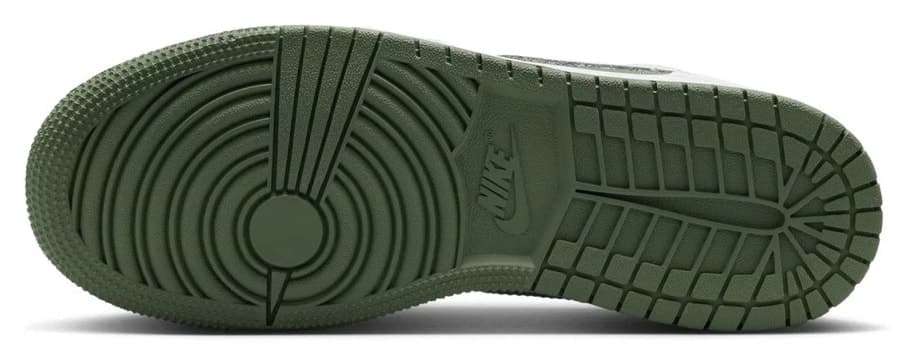 کفش بسکتبال بچگانه Nike Air Jordan 1 Mid GS کفش بسکتبال بچگانه Nike Air Jordan 1 Mid GS