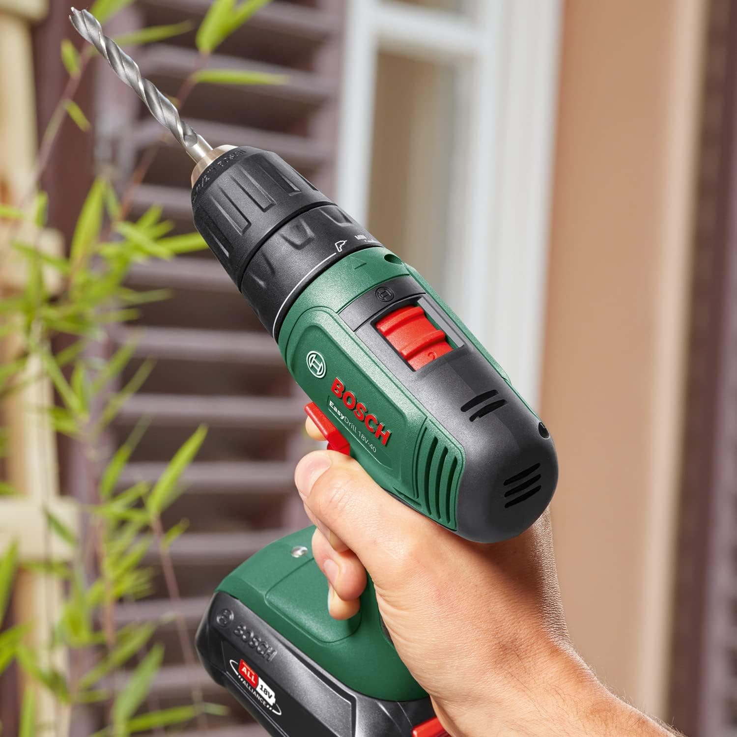 دریل پیچگوشتی شارژی Bosch مدل EasyDrill 18V-40 با باتری 2.0Ah دریل پیچگوشتی شارژی Bosch مدل EasyDrill 18V-40 با باتری 2.0Ah