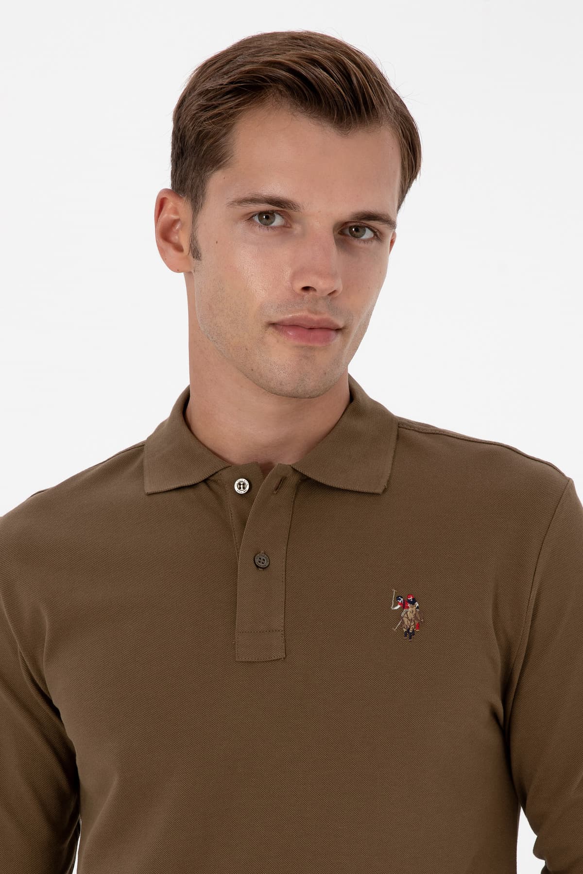 سوئیشرت مردانه U.S. Polo Assn. رگولار فیت یقه پولو خاکی بیسیک مدل 50313772-VR027 سوئیشرت مردانه U.S. Polo Assn. رگولار فیت یقه پولو خاکی بیسیک مدل 50313772-VR027