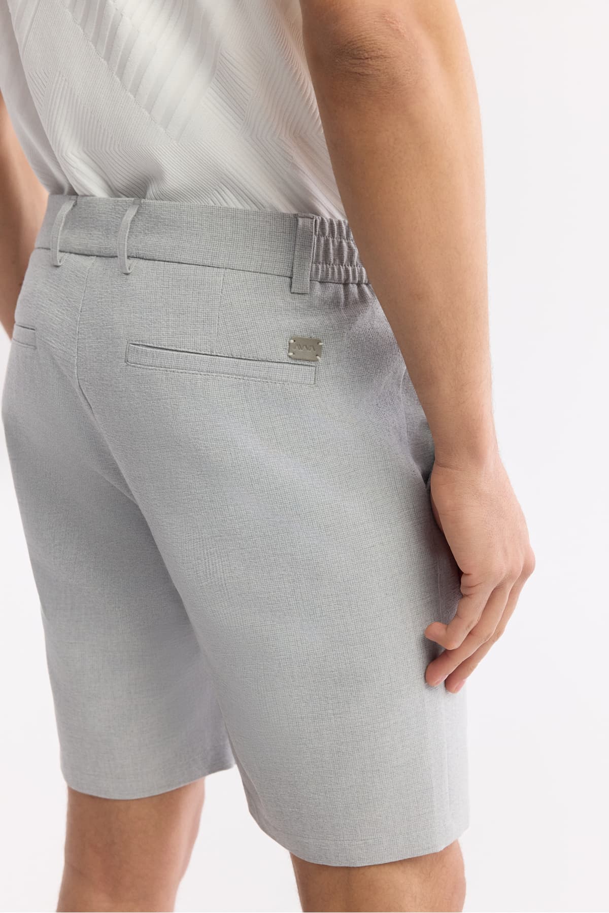 شورت چینو مردانه Avva خاکستری روشن گوفره اسلیم فیت بایاسترچ مدل A51Y3730 شورت چینو مردانه Avva خاکستری روشن گوفره اسلیم فیت بایاسترچ مدل A51Y3730