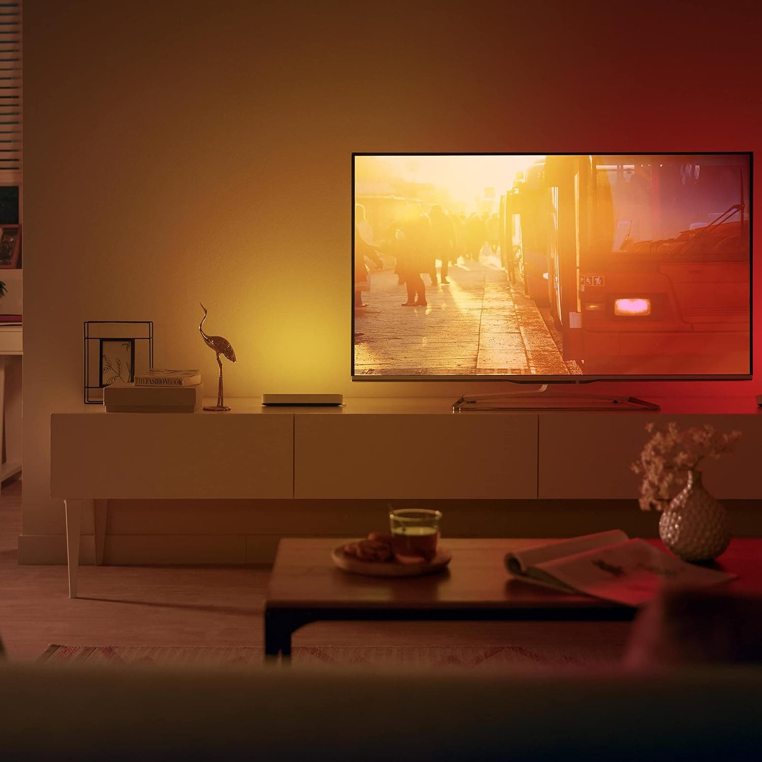 چراغ Philips Hue Play دو عددی سفید با تا ۱۶ میلیون رنگ، کنترل اپلیکیشنی و سازگار با Amazon Alexa چراغ Philips Hue Play دو عددی سفید با تا ۱۶ میلیون رنگ، کنترل اپلیکیشنی و سازگار با Amazon Alexa