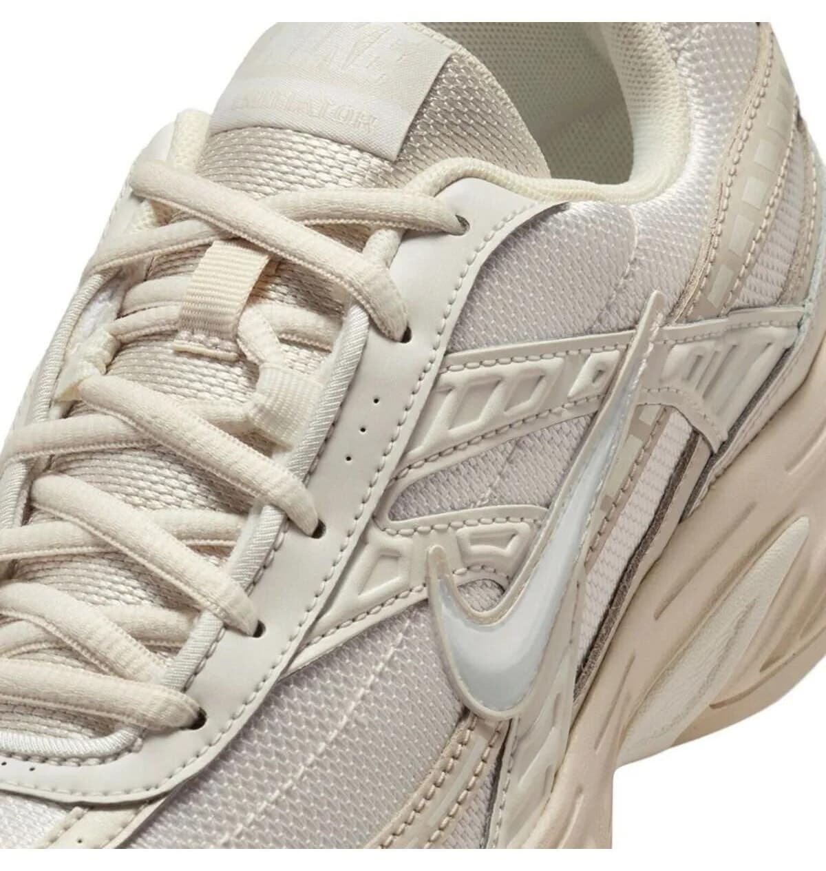 کفش ورزشی زنانه Nike دویدن روزمره بژ مدل Initiator 394053-103 کفش ورزشی زنانه Nike دویدن روزمره بژ مدل Initiator 394053-103