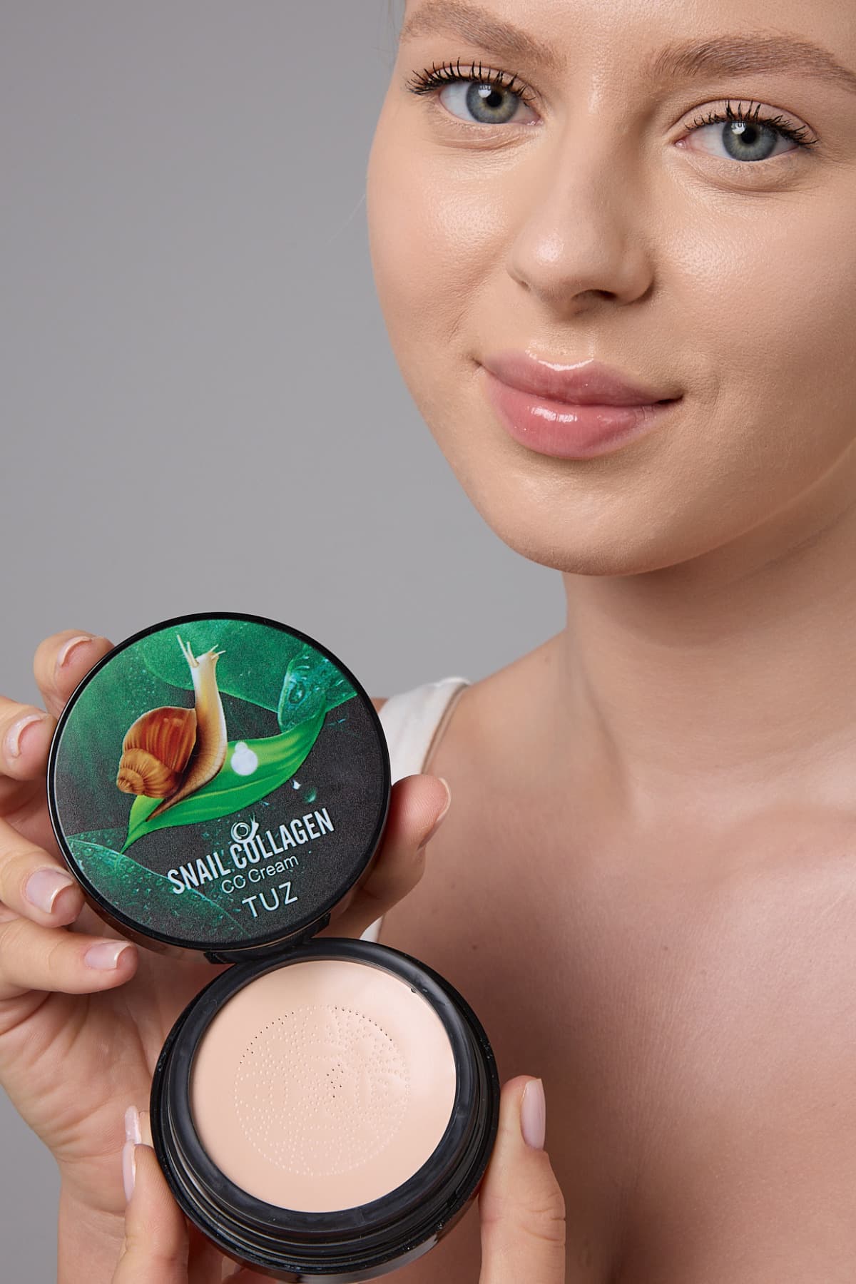 فوندیشن Lady Beauty با عصاره حلزون و نمک همراه اسفنج قارچیشکل فوندیشن Lady Beauty با عصاره حلزون و نمک همراه اسفنج قارچیشکل