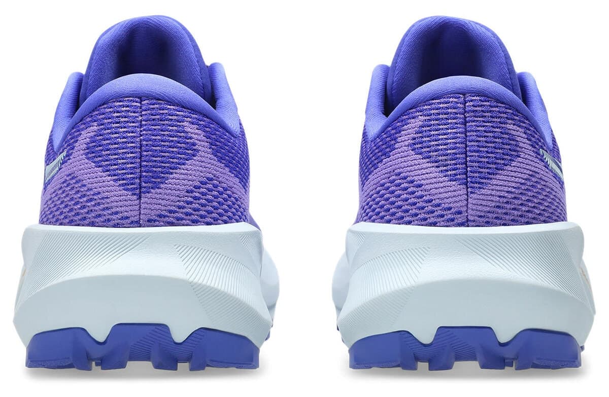 کفش دویدن زنانه Asics مدل TRABUCO 14 مشکی توتی/بنفش 1012B938-500 کفش دویدن زنانه Asics مدل TRABUCO 14 مشکی توتی/بنفش 1012B938-500