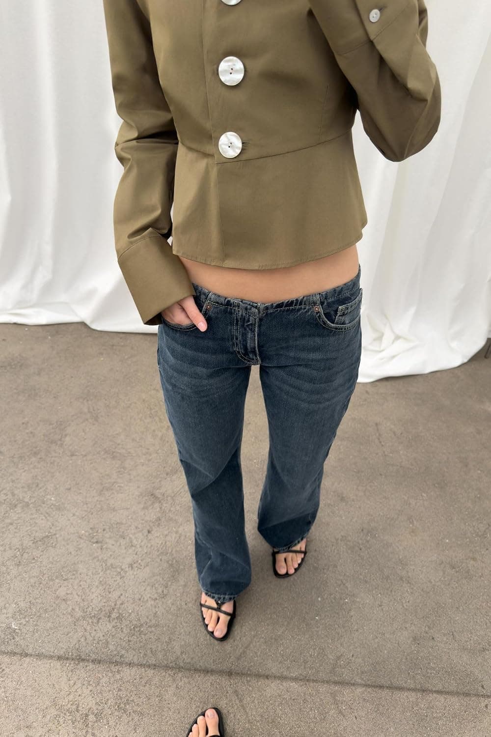 شلوار جین زنانه Zara TRF کمر پایین آبی سایز 40 شلوار جین زنانه Zara TRF کمر پایین آبی سایز 40