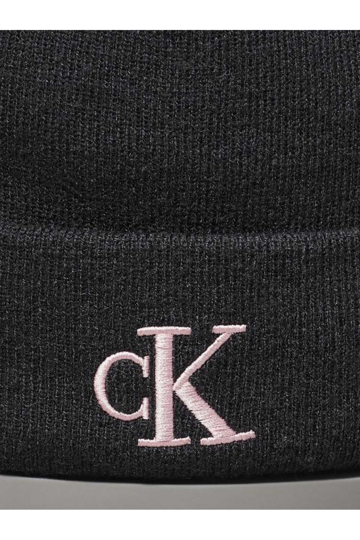 کلاه بافتنی زنانه Calvin Klein کلاه بافتنی زنانه Calvin Klein