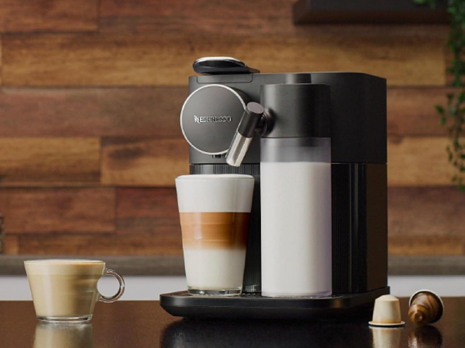 دستگاه اسپرسوساز کپسولی De'Longhi Nespresso Gran Lattissima مشکی مدل EN650.B دستگاه اسپرسوساز کپسولی De'Longhi Nespresso Gran Lattissima مشکی مدل EN650.B