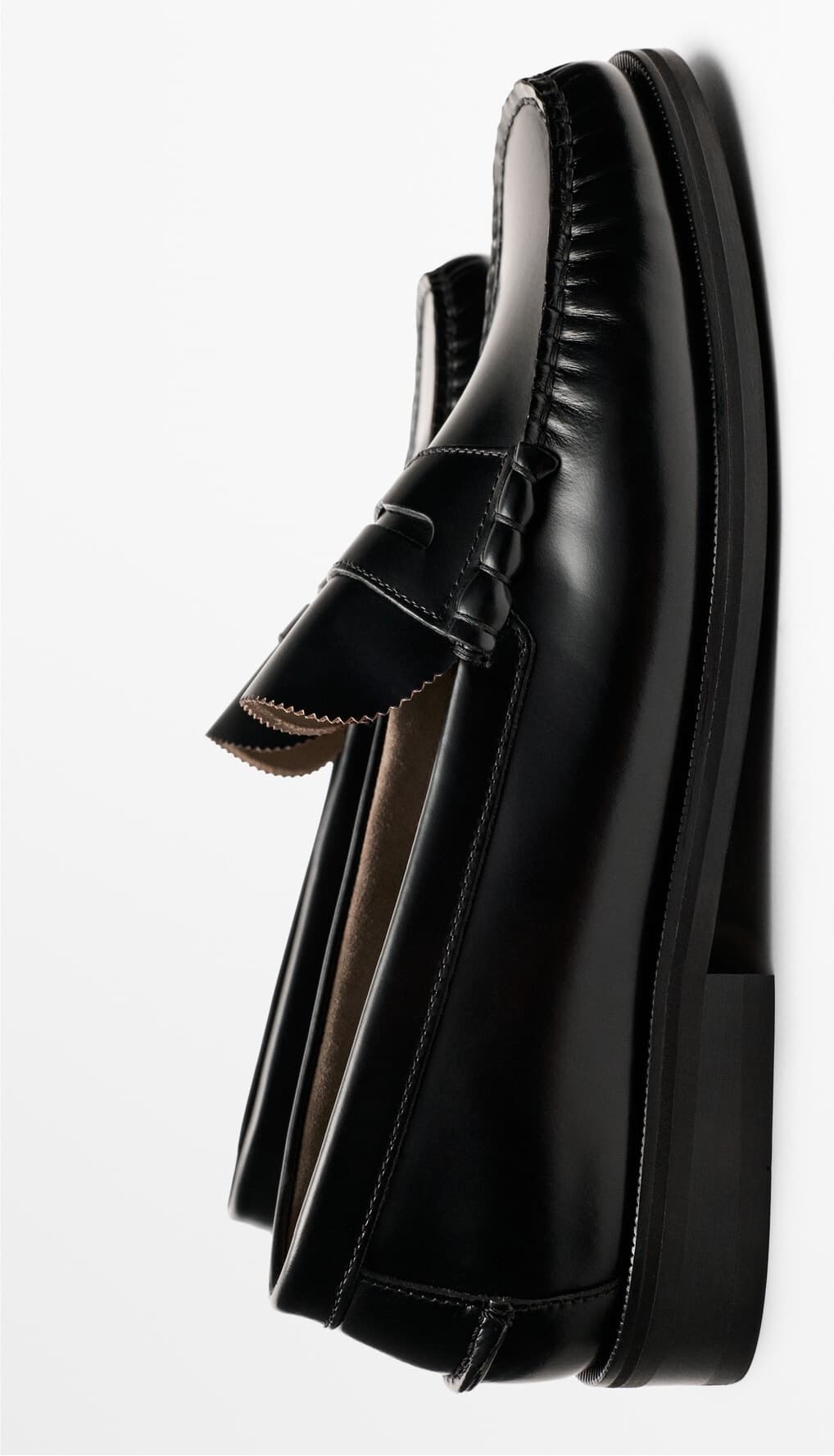 کفش مکاسن مردانه Massimo Dutti چرمی با جزئیات توکا کفش مکاسن مردانه Massimo Dutti چرمی با جزئیات توکا