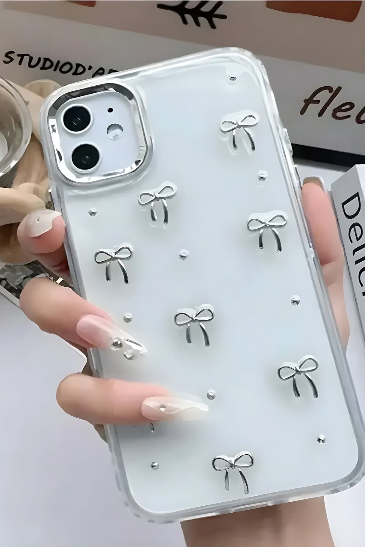 قاب گوشی Fibaks iPhone 11 طرح پاپیون شفاف اکلیلی نقرهای با برآمدگی دوربین براق قاب گوشی Fibaks iPhone 11 طرح پاپیون شفاف اکلیلی نقرهای با برآمدگی دوربین براق
