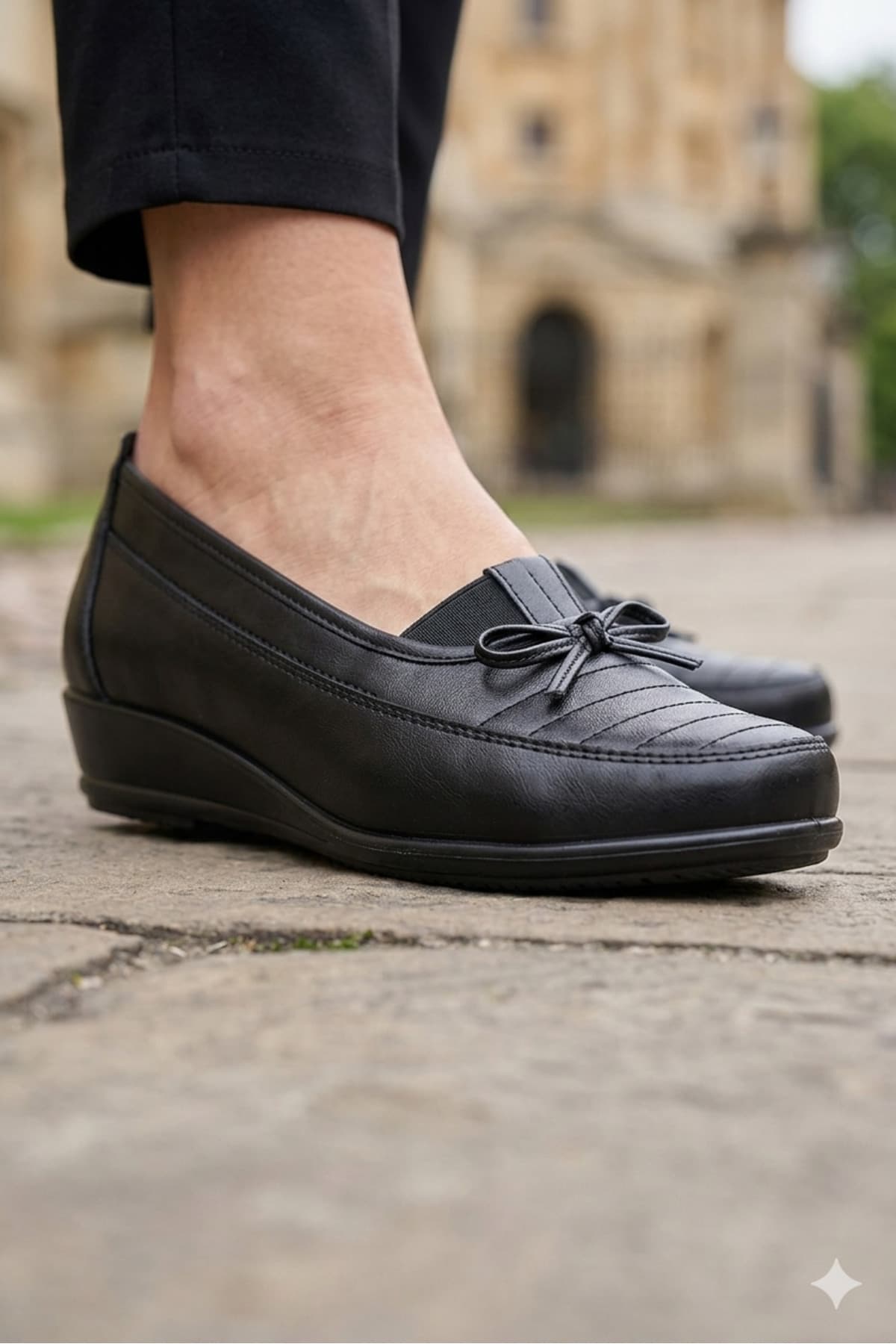 کفش زنانه ERN SHOES مشکی تمامارتوپدی با پشتیبانی پاشنه و داخل چرم طبیعی کفش زنانه ERN SHOES مشکی تمامارتوپدی با پشتیبانی پاشنه و داخل چرم طبیعی