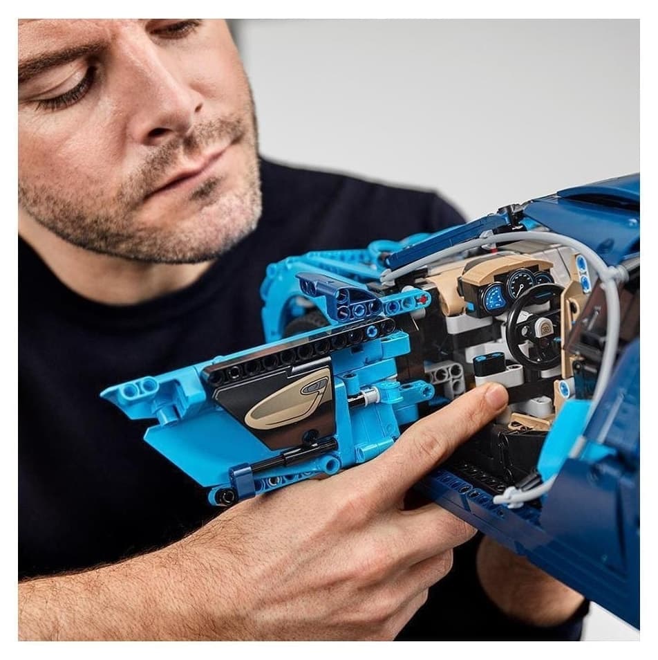 لگو Technic Bugatti Chiron مدل 42083 با 3599 قطعه لگو Technic Bugatti Chiron مدل 42083 با 3599 قطعه