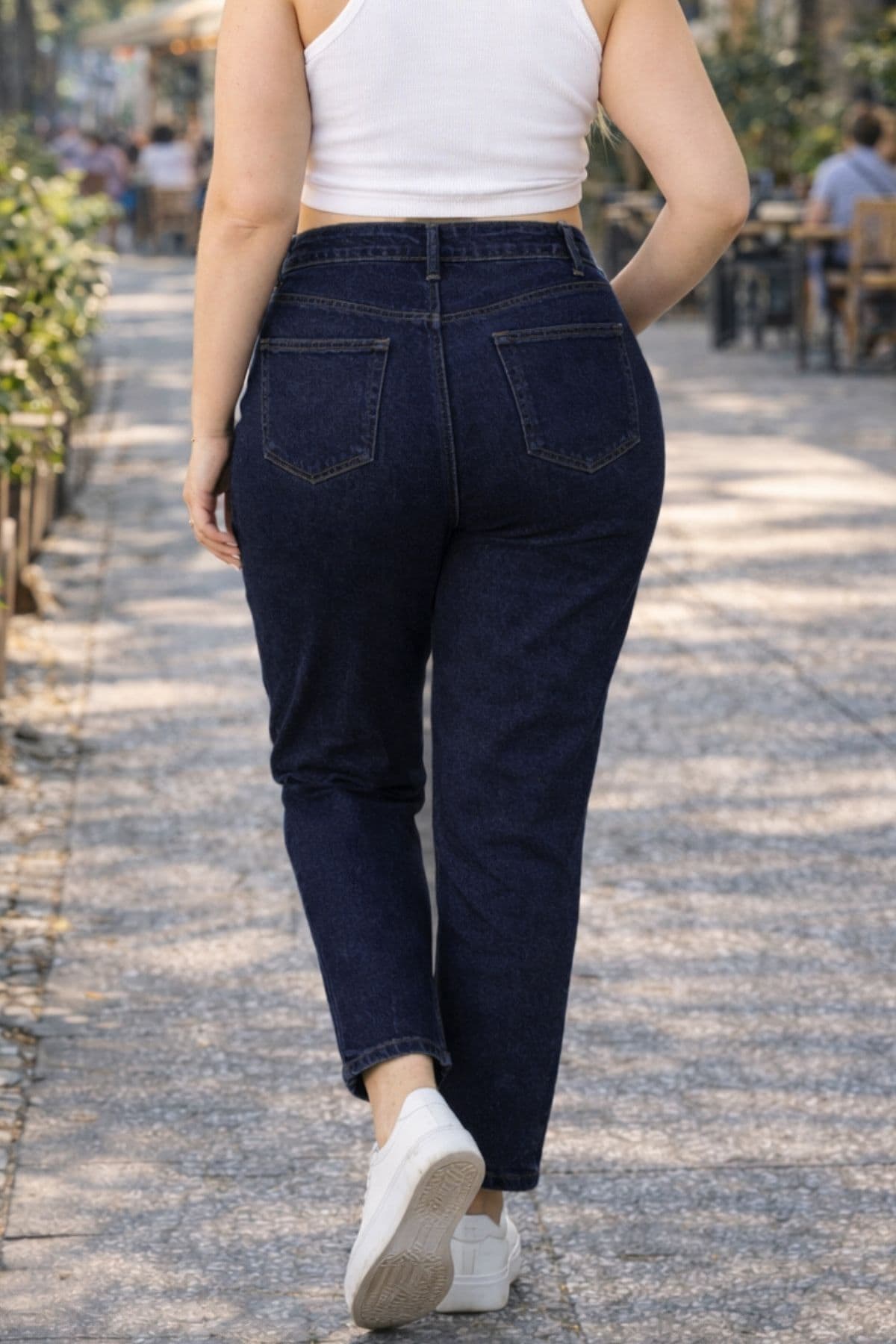شلوار جین سایز بزرگ CEDY DENIM مامفیت کمر بلند با برش هویجی، دمپا تنگ، پیلیدار و کشی مدل C600 سرمهای شلوار جین سایز بزرگ CEDY DENIM مامفیت کمر بلند با برش هویجی، دمپا تنگ، پیلیدار و کشی مدل C600 سرمهای