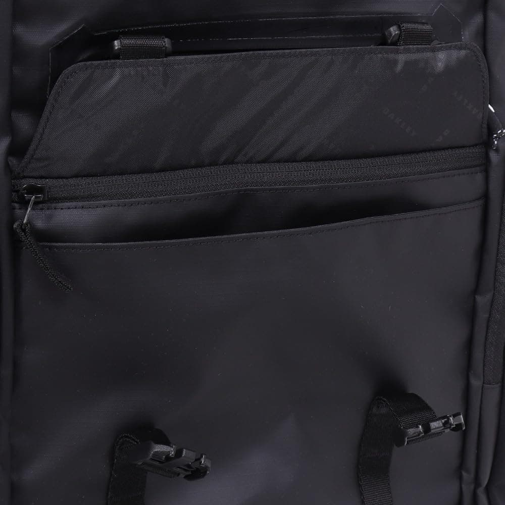 کولهپشتی یونیسکس Oakley مشکی Road Trip Terrain 25L Rc Pack STD کولهپشتی یونیسکس Oakley مشکی Road Trip Terrain 25L Rc Pack STD