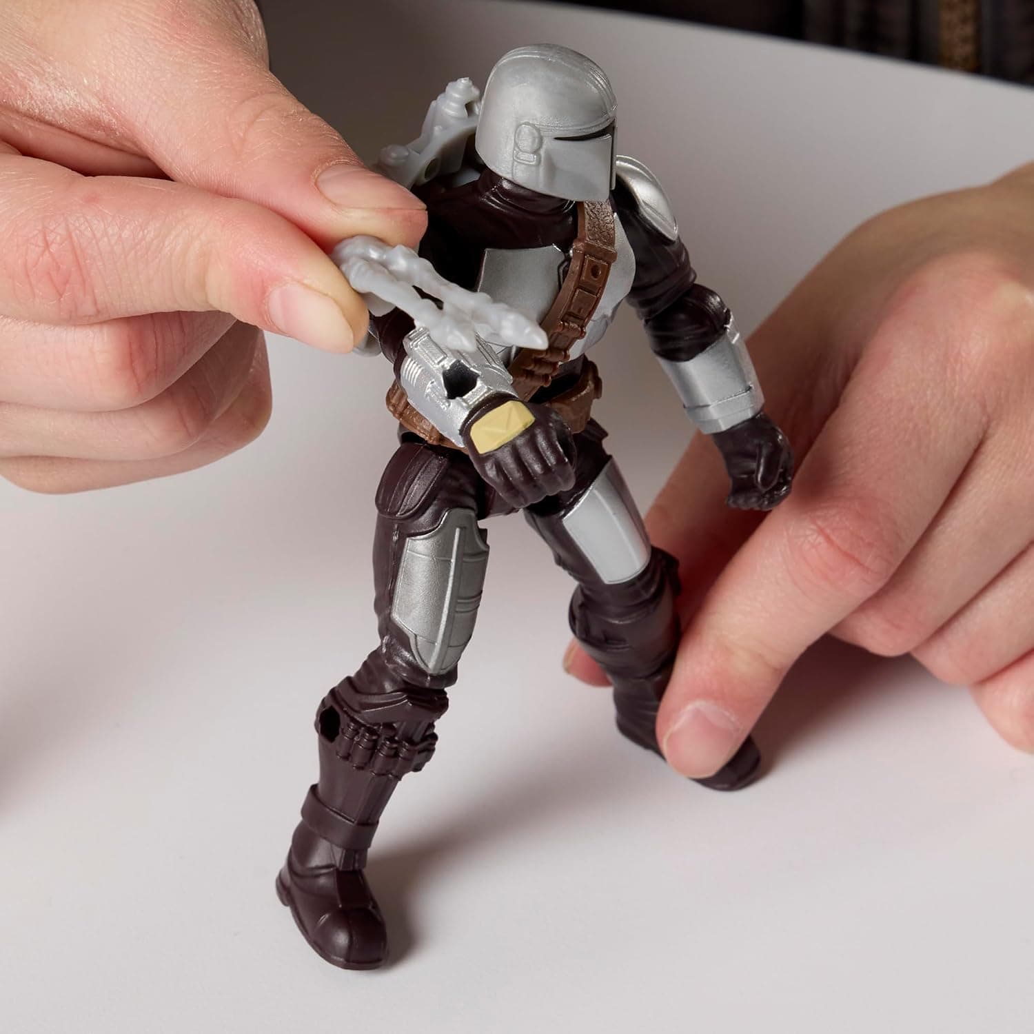 فیگور اکشن Star Wars ActionVerse مدل The Mandalorian 11 cm با لوازم جانبی فیگور اکشن Star Wars ActionVerse مدل The Mandalorian 11 cm با لوازم جانبی