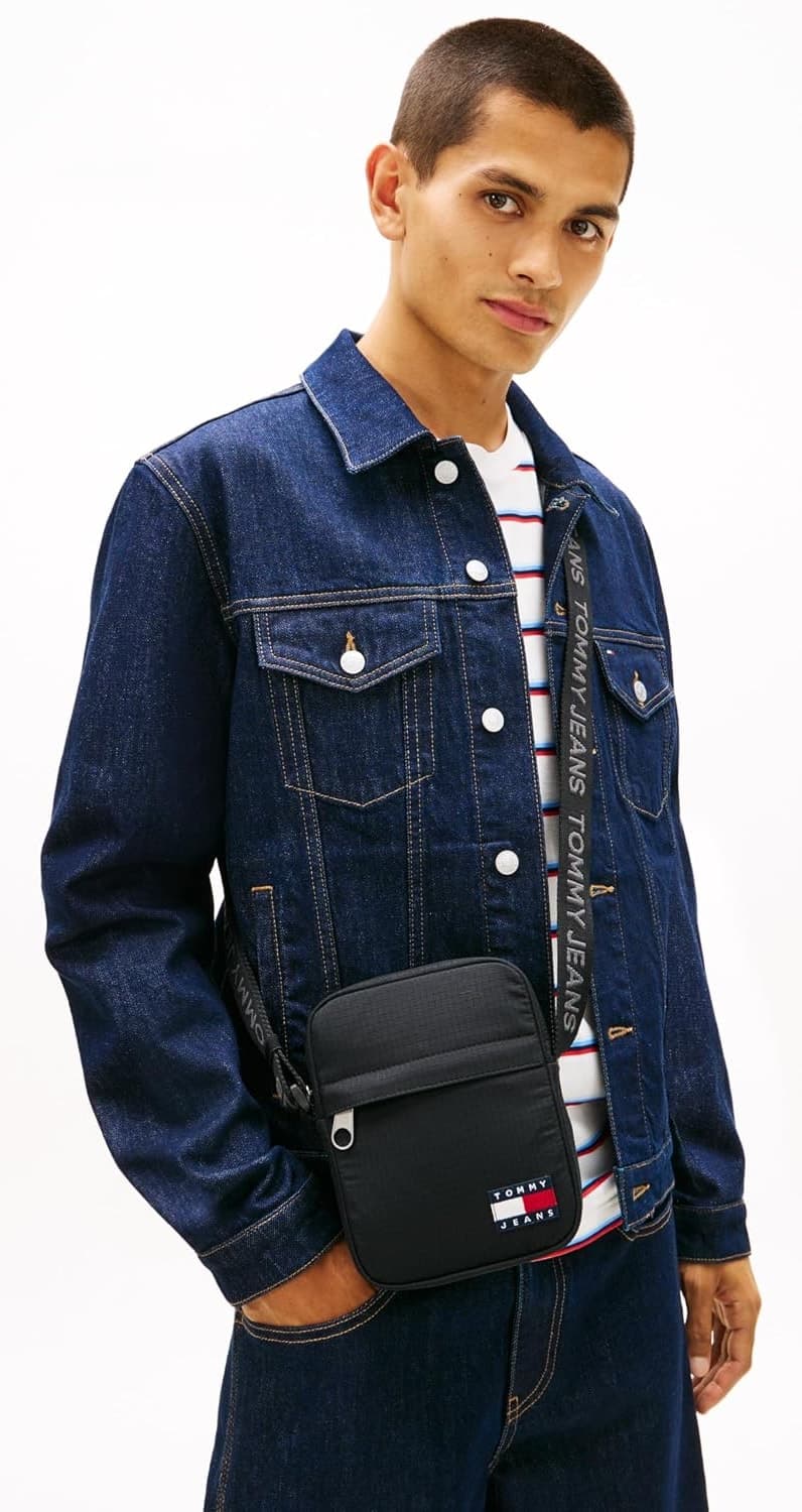 کیف زنانه Tommy Jeans کراسبادی مشکی مدل TJW CITY CHARM CAMER کیف زنانه Tommy Jeans کراسبادی مشکی مدل TJW CITY CHARM CAMER