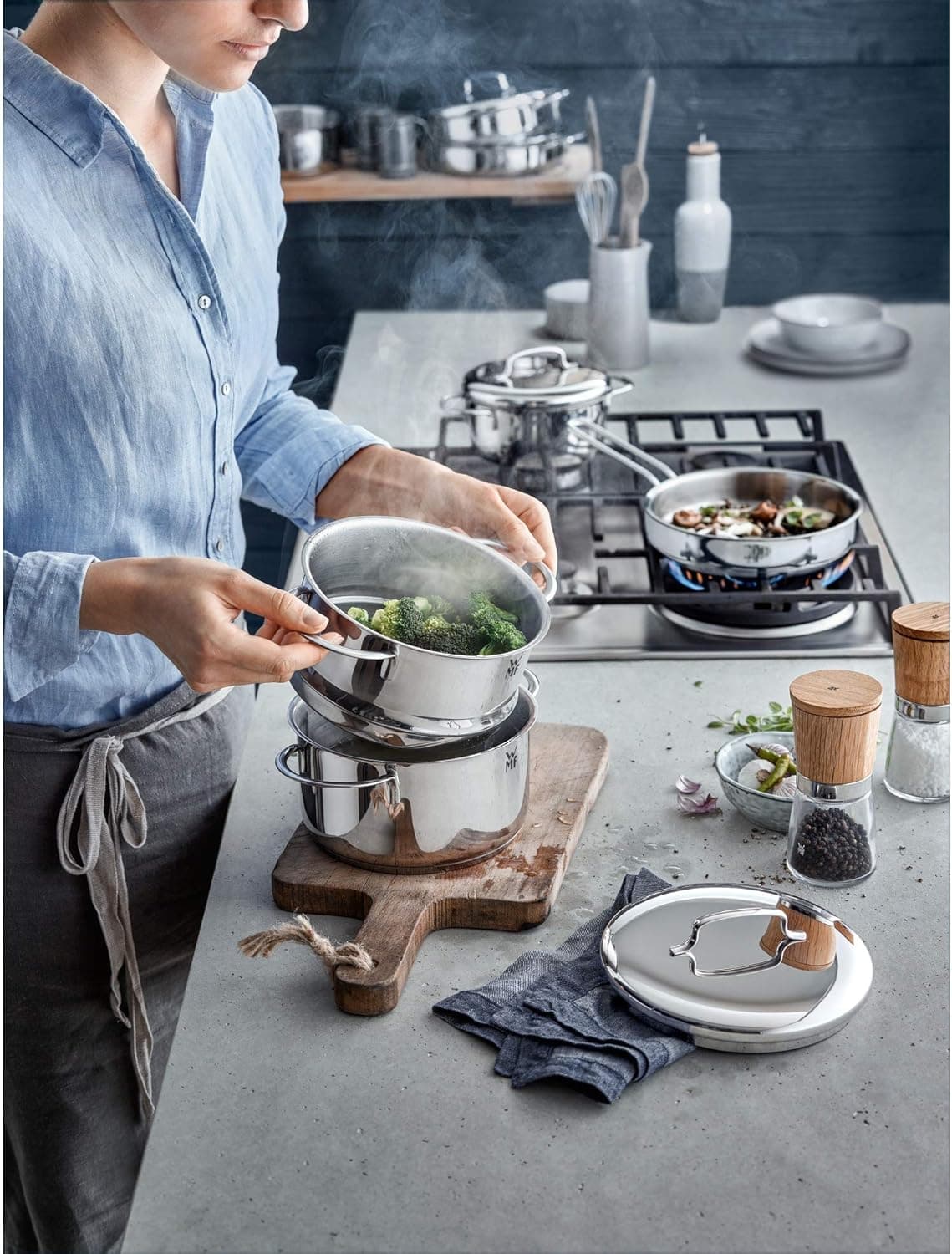 قابلمه کوچک WMF دربدار 14 cm 0.9 L Cromargan استیل ضدزنگ مناسب اجاق القایی قابلمه کوچک WMF دربدار 14 cm 0.9 L Cromargan استیل ضدزنگ مناسب اجاق القایی