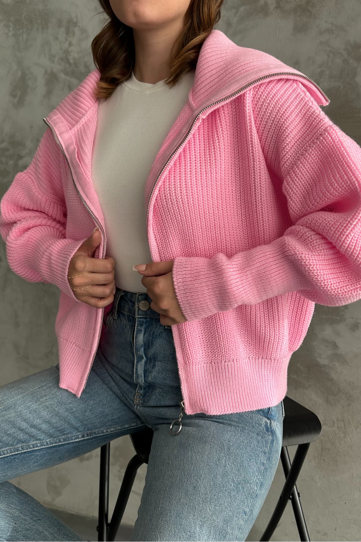 کاردیگان بافتنی زنانه macharel jeans صورتی یقه برگردان زیپدار کاردیگان بافتنی زنانه macharel jeans صورتی یقه برگردان زیپدار