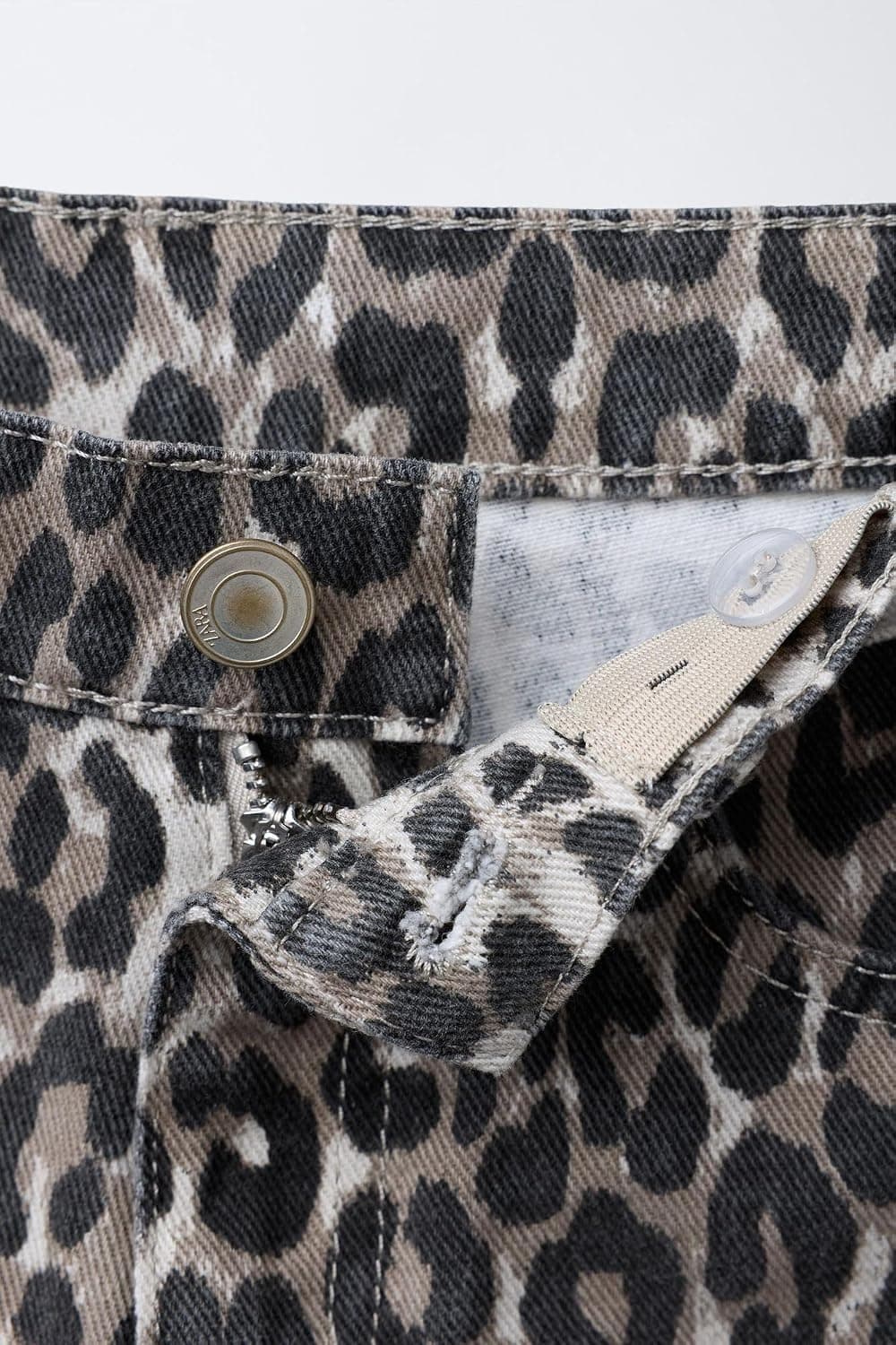 شلوار جین زنانه Zara پاچه گشاد طرحدار قهوهای شلوار جین زنانه Zara پاچه گشاد طرحدار قهوهای
