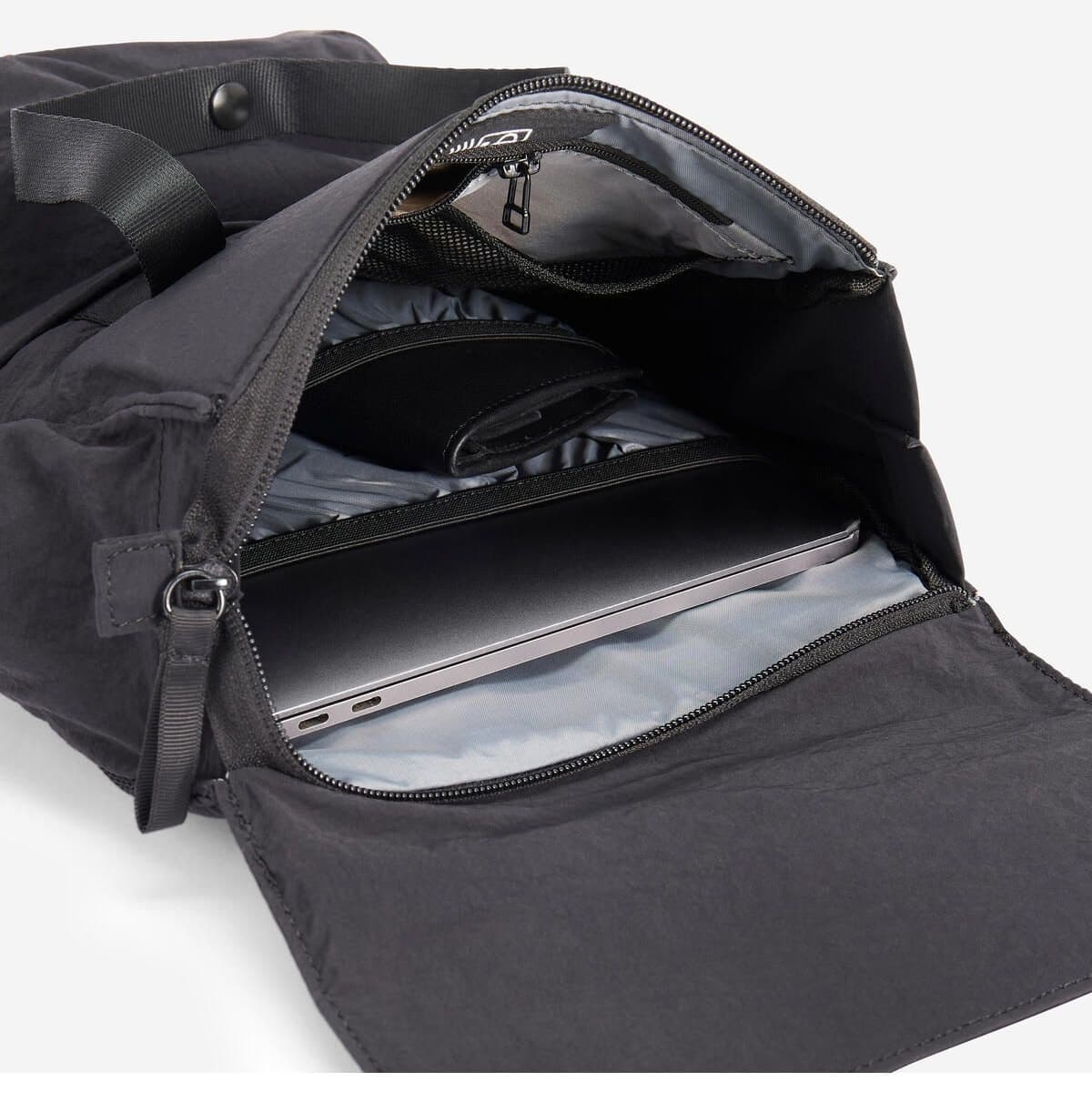 کوله پشتی کوچک زنانه Decathlon دارای بخش کامپیوتر 10 L کوله پشتی کوچک زنانه Decathlon دارای بخش کامپیوتر 10 L
