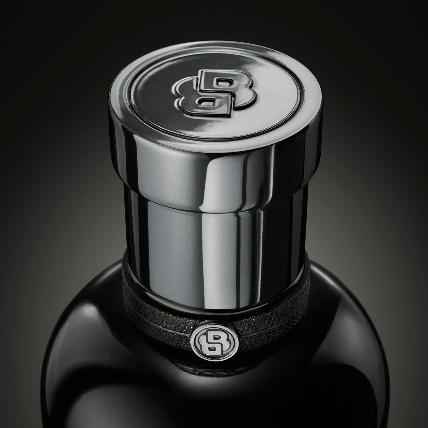 ادوپرفیوم مردانه Hugo Boss BOSS Bottled Beyond ریفیل با رایحه چوبی و نتهای زنجبیل و چرم 200 ml ادوپرفیوم مردانه Hugo Boss BOSS Bottled Beyond ریفیل با رایحه چوبی و نتهای زنجبیل و چرم 200 ml