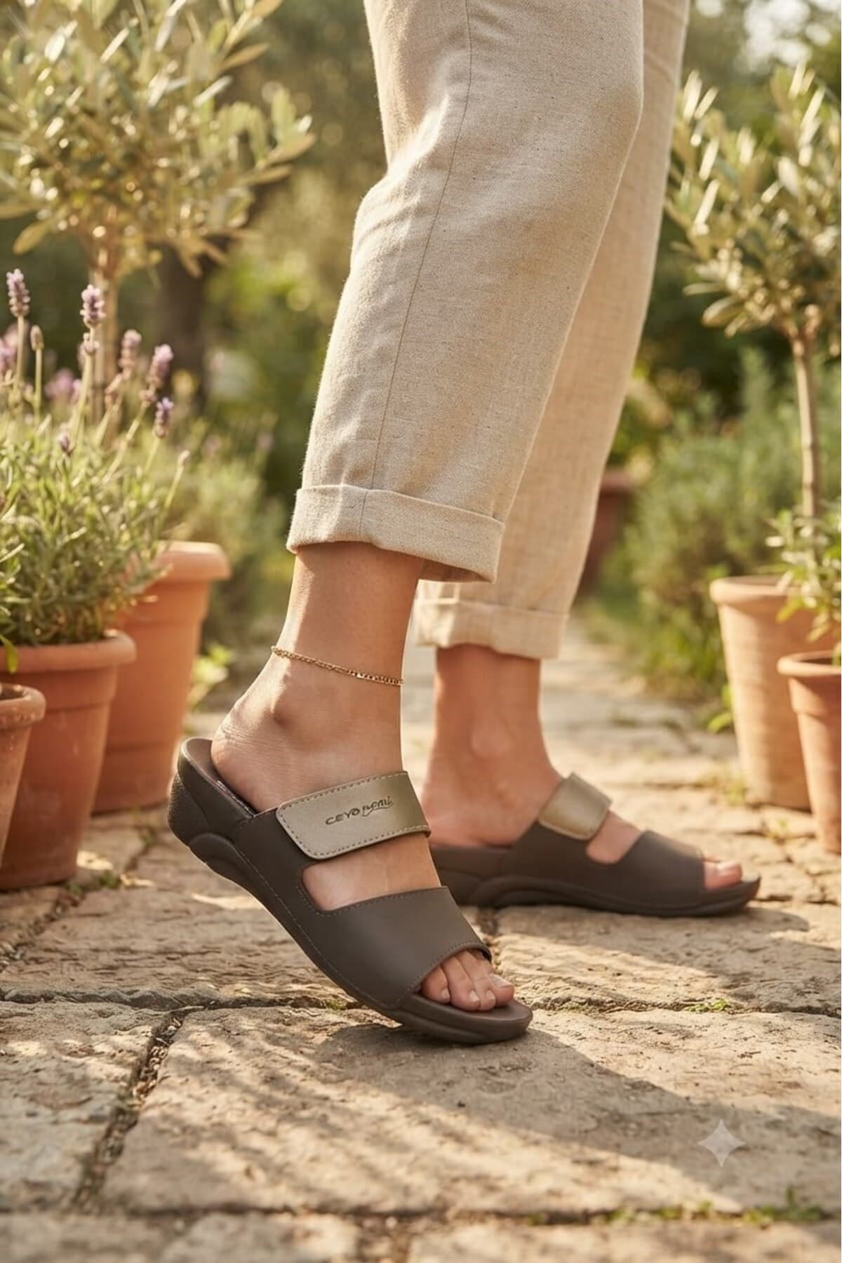 دمپایی زنانه Ceyo مدل Belıze سایز 35-40 دمپایی زنانه Ceyo مدل Belıze سایز 35-40