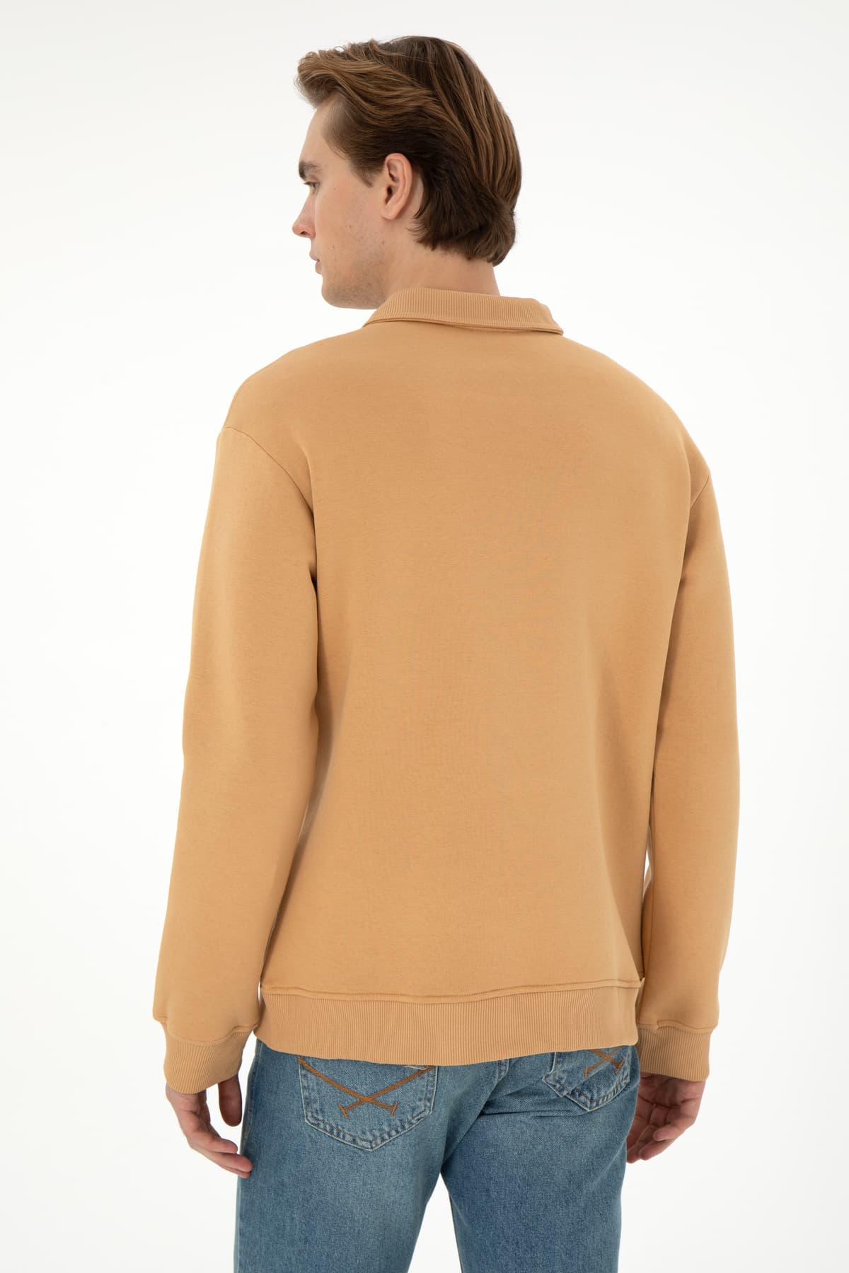سویشرت مردانه U.S. Polo Assn. فیت راحت نیمزیپ شتری ساده مدل 50298265-VR015 سویشرت مردانه U.S. Polo Assn. فیت راحت نیمزیپ شتری ساده مدل 50298265-VR015