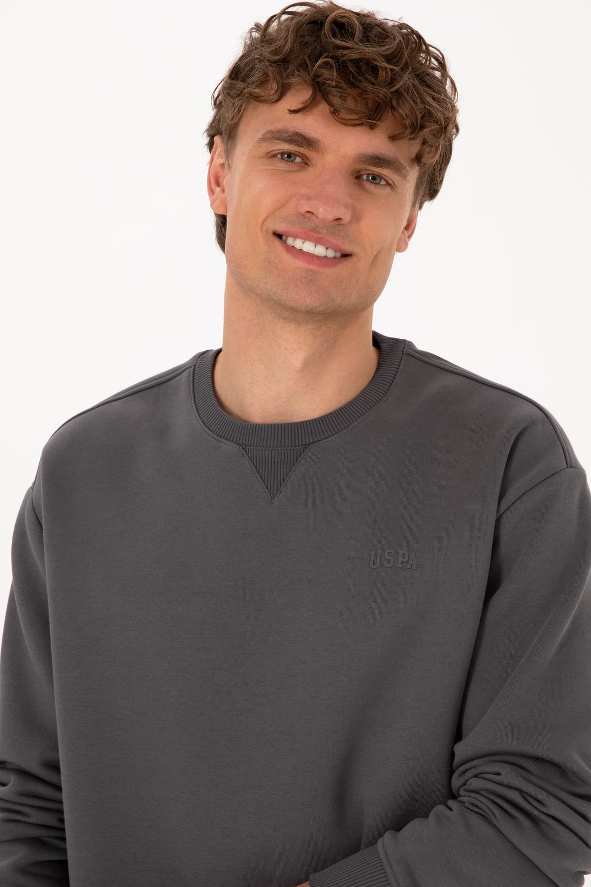 سوئیتشرت مردانه U.S. Polo Assn. یقه گرد فیت راحت خاکستری مدل 50313757-VR024 سوئیتشرت مردانه U.S. Polo Assn. یقه گرد فیت راحت خاکستری مدل 50313757-VR024
