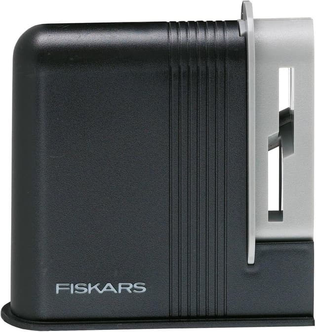 تیزکن قیچی مناسب افراد راستدست Fiskars با سرهای سنبادهای سرامیکی و بدنه پلاستیکی مشکی و خاکستری مدل Clip-Sharp 1000812 تیزکن قیچی مناسب افراد راستدست Fiskars با سرهای سنبادهای سرامیکی و بدنه پلاستیکی مشکی و خاکستری مدل Clip-Sharp 1000812
