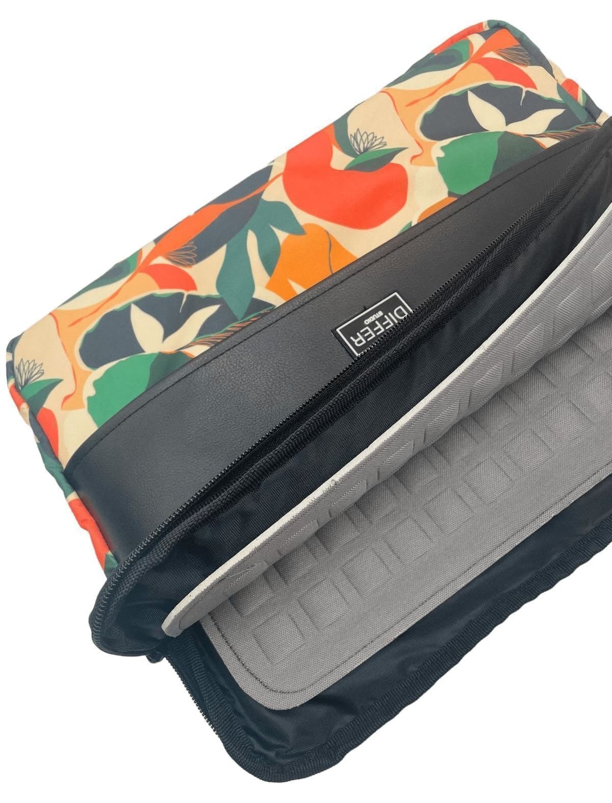 کیف لپتاپ 13-14'' Differ Studio ضدآب با طرح برگ نارنجی کیف لپتاپ 13-14'' Differ Studio ضدآب با طرح برگ نارنجی