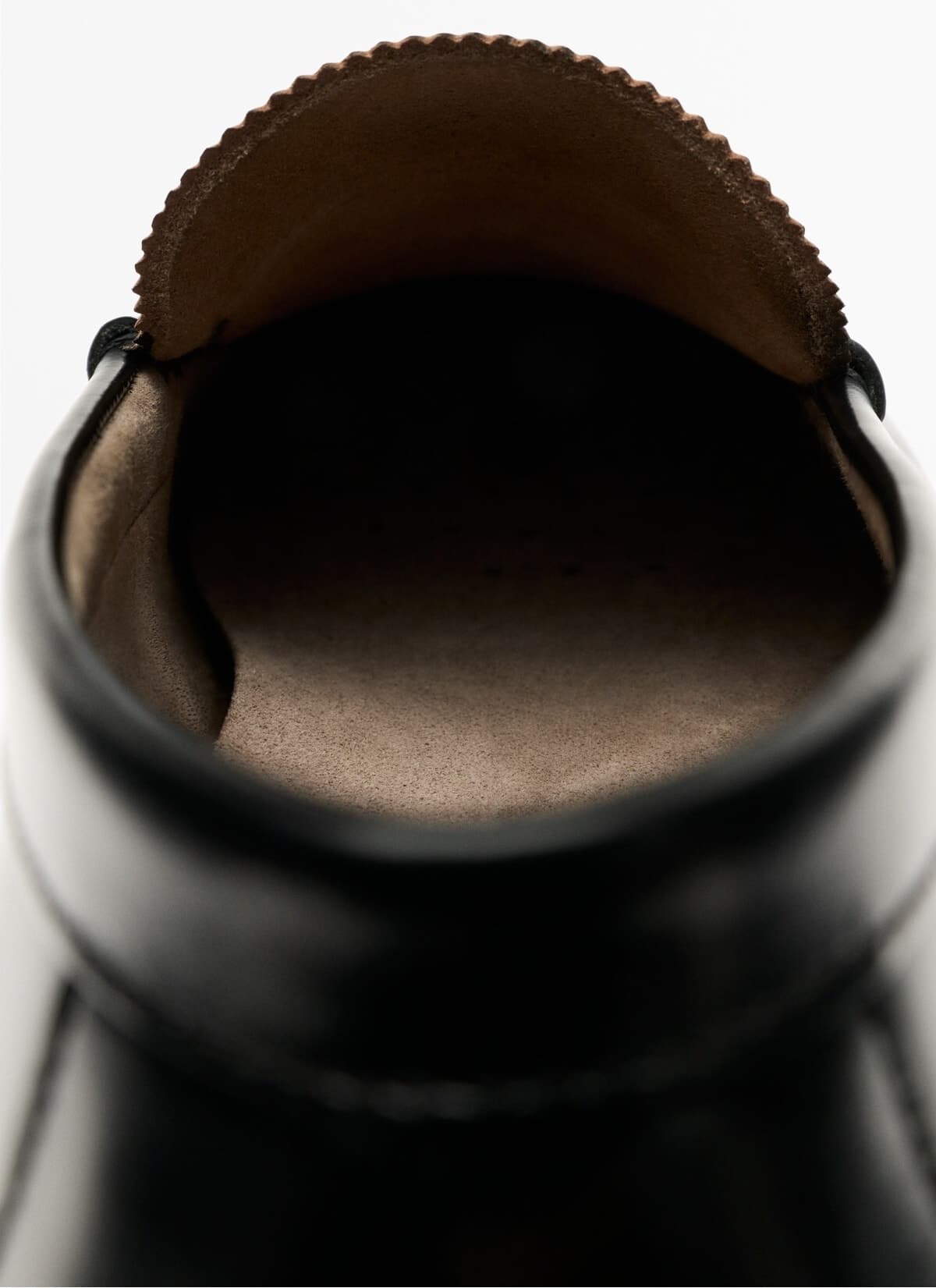 کفش مکاسن مردانه Massimo Dutti چرمی با جزئیات توکا کفش مکاسن مردانه Massimo Dutti چرمی با جزئیات توکا