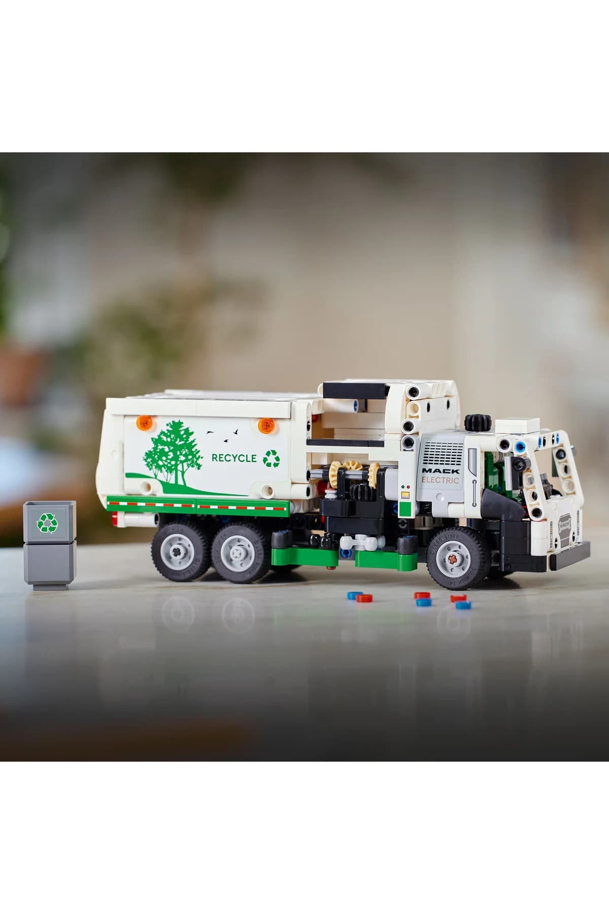 مجموعه ساخت کامیون حمل زباله لگو Technic Mack LR Electric مدل 42167 مناسب 8+ (503 قطعه) مجموعه ساخت کامیون حمل زباله لگو Technic Mack LR Electric مدل 42167 مناسب 8+ (503 قطعه)