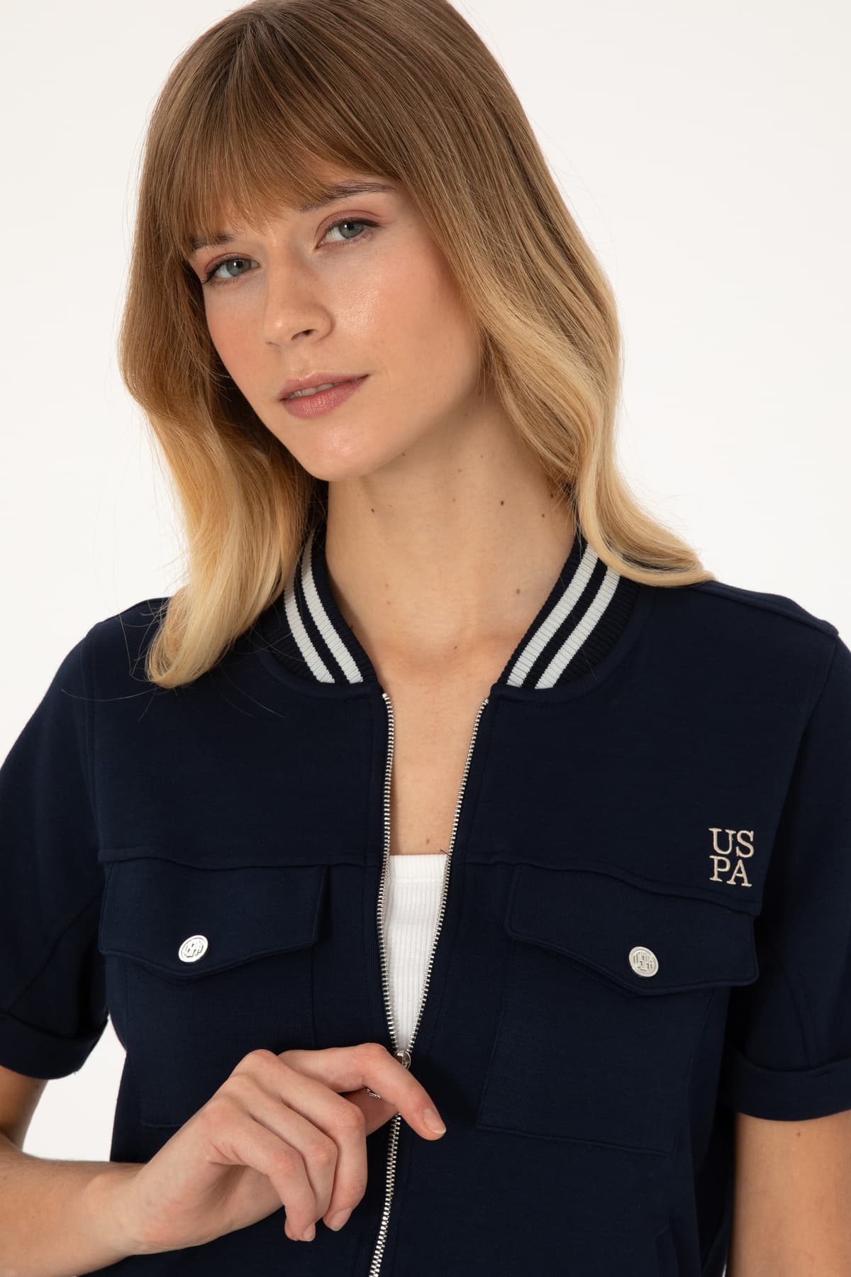 سوئیشرت زنانه U.S. Polo Assn. سرمهای آستین کوتاه زیپدار یقه گرد مدل 50309093-VR033 سوئیشرت زنانه U.S. Polo Assn. سرمهای آستین کوتاه زیپدار یقه گرد مدل 50309093-VR033