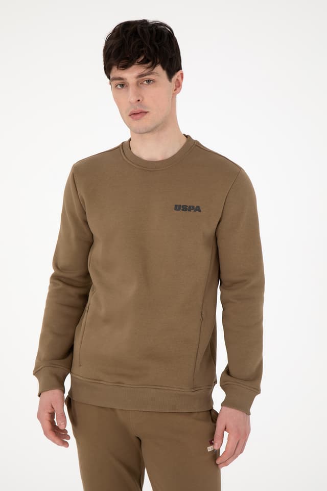 سویشرت مردانه U.S. Polo Assn. یقه گرد فیت معمولی سبز خاکی مدل 50292362-VR027 سویشرت مردانه U.S. Polo Assn. یقه گرد فیت معمولی سبز خاکی مدل 50292362-VR027