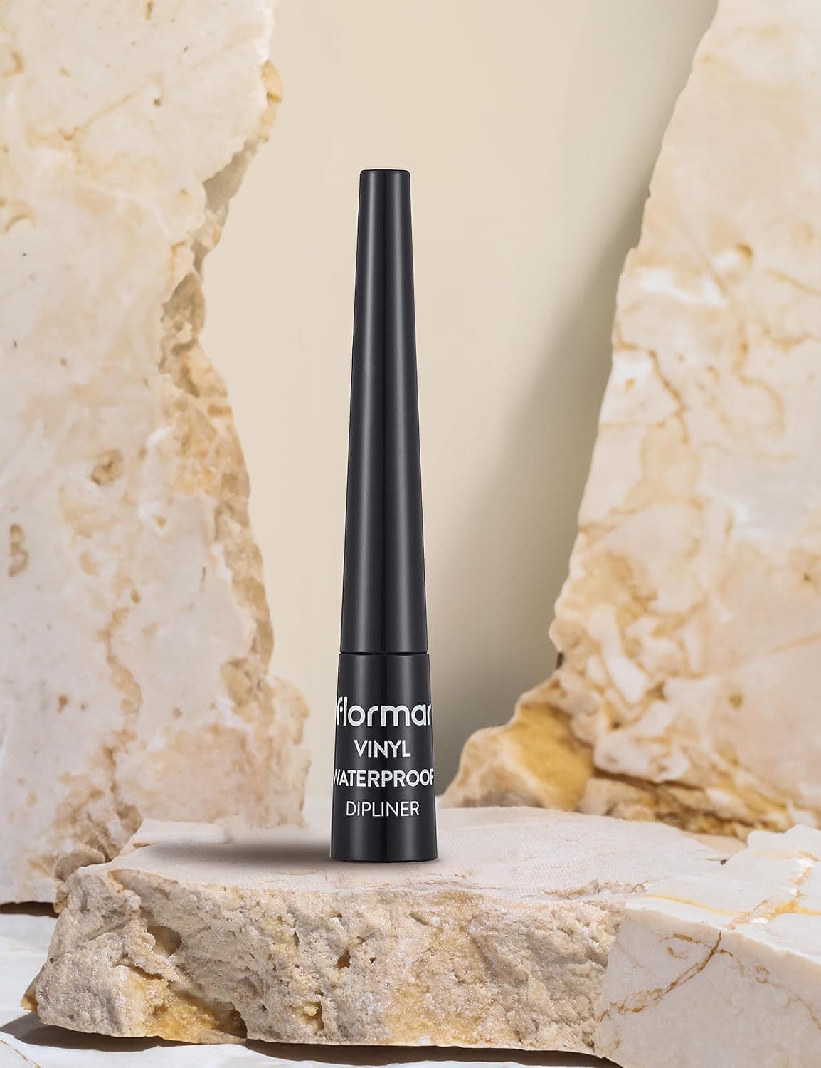 خط چشم مایع Flormar ضدآب براق مشکی مدل 001 خط چشم مایع Flormar ضدآب براق مشکی مدل 001