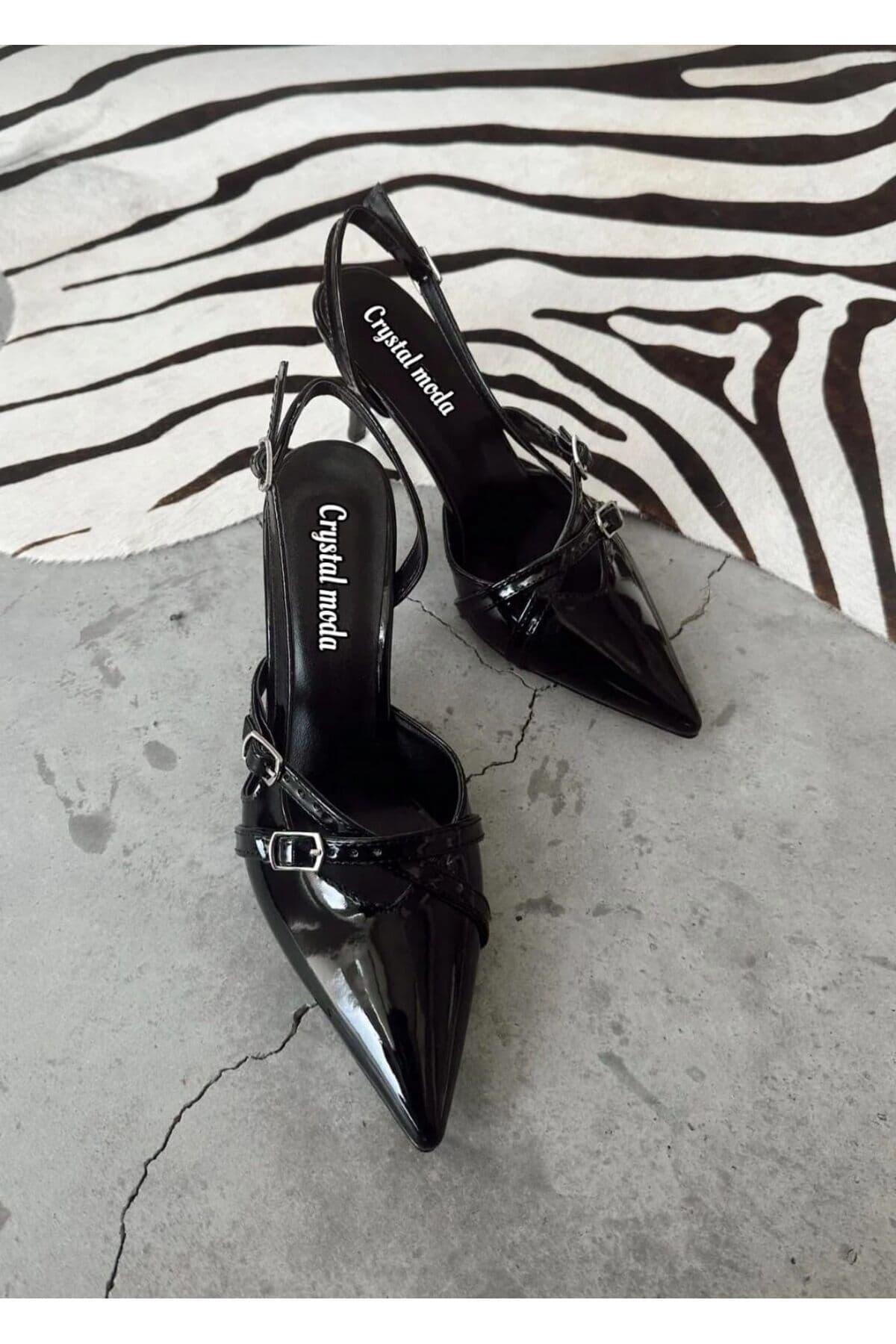کفش استیلتو زنانه nope21shoess لاکی مشکی Crystal Moda کفش استیلتو زنانه nope21shoess لاکی مشکی Crystal Moda