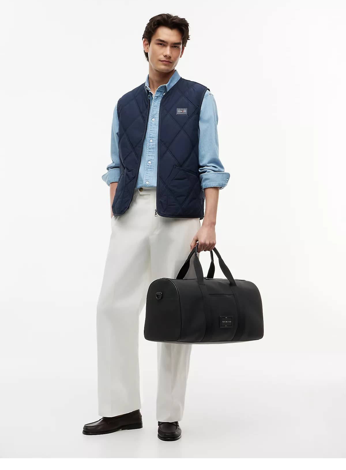 کیف دستی مردانه Tommy Hilfiger با بند بلند جداشونده مشکی کیف دستی مردانه Tommy Hilfiger با بند بلند جداشونده مشکی