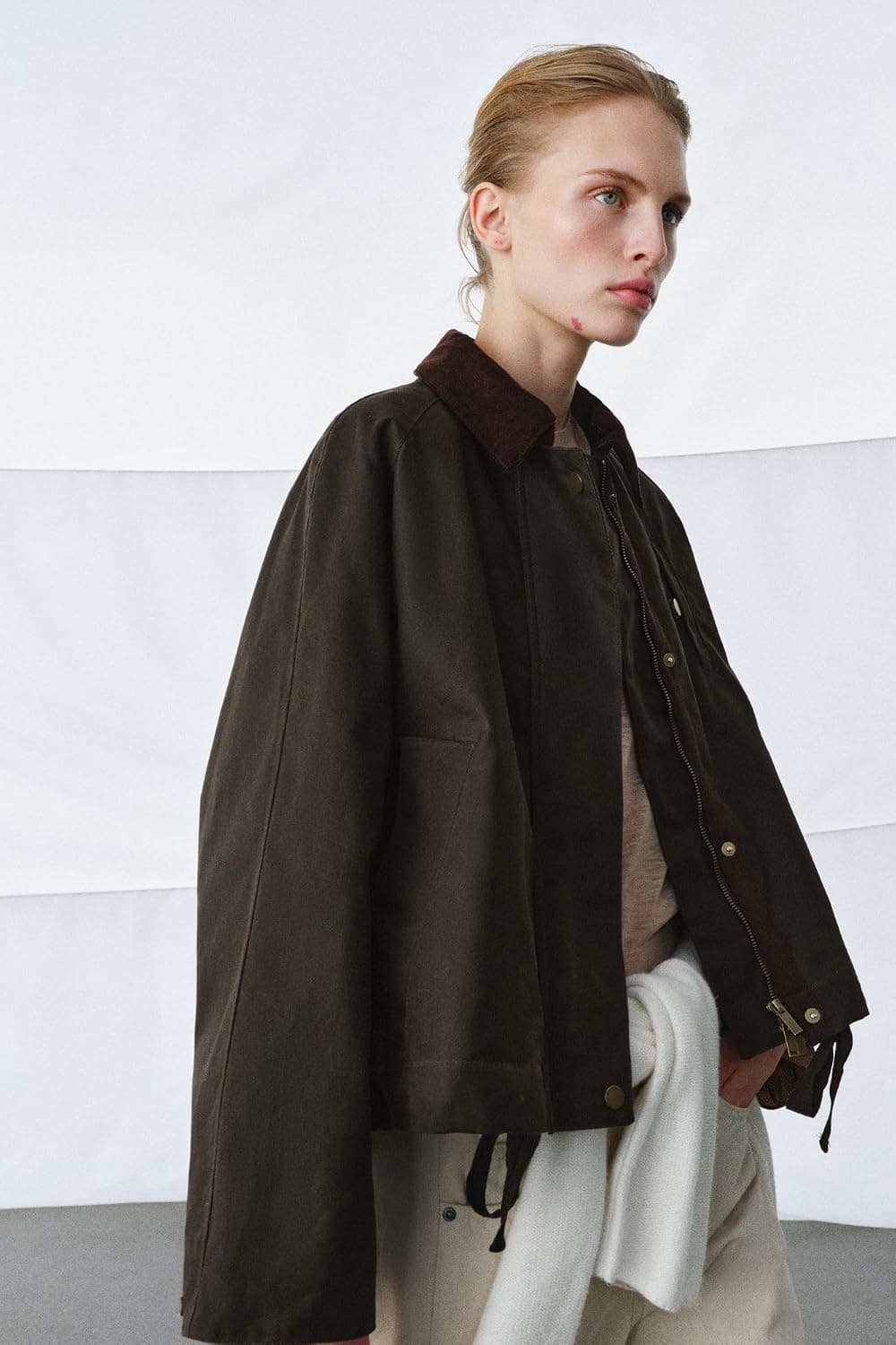 کت زنانه ZARA ZW Collection خاکی سایز XS کت زنانه ZARA ZW Collection خاکی سایز XS