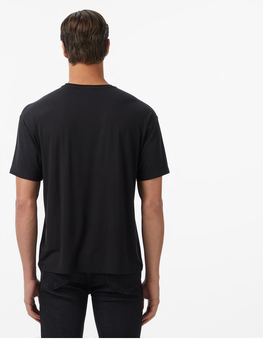 تیشرت مردانه Lacoste یقهگرد فیت آزاد مشکی تیشرت مردانه Lacoste یقهگرد فیت آزاد مشکی