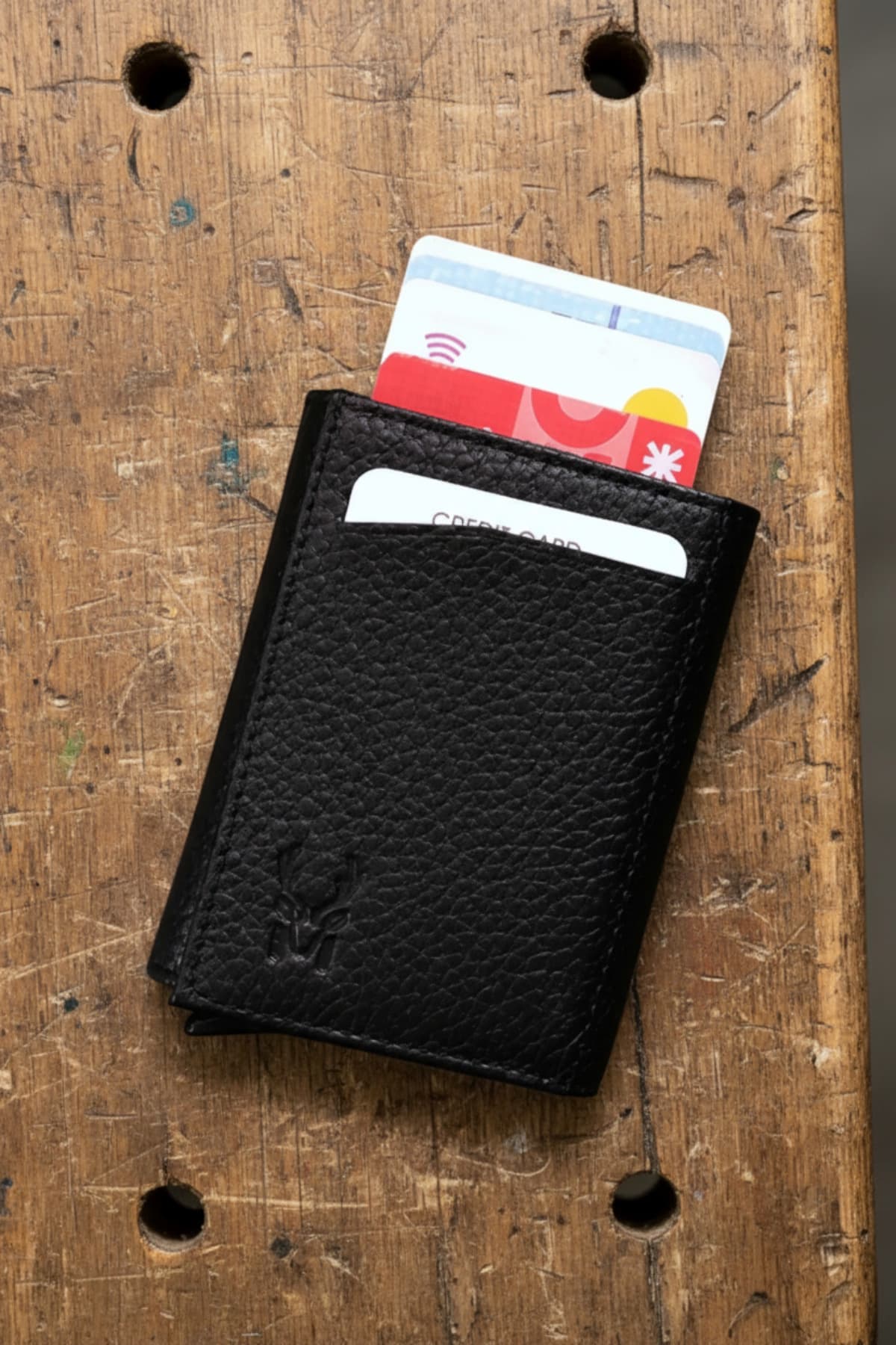 کیف پول مردانه Modica چرمی طبیعی مکانیزم خودکار RFID مشکی Pescol کیف پول مردانه Modica چرمی طبیعی مکانیزم خودکار RFID مشکی Pescol