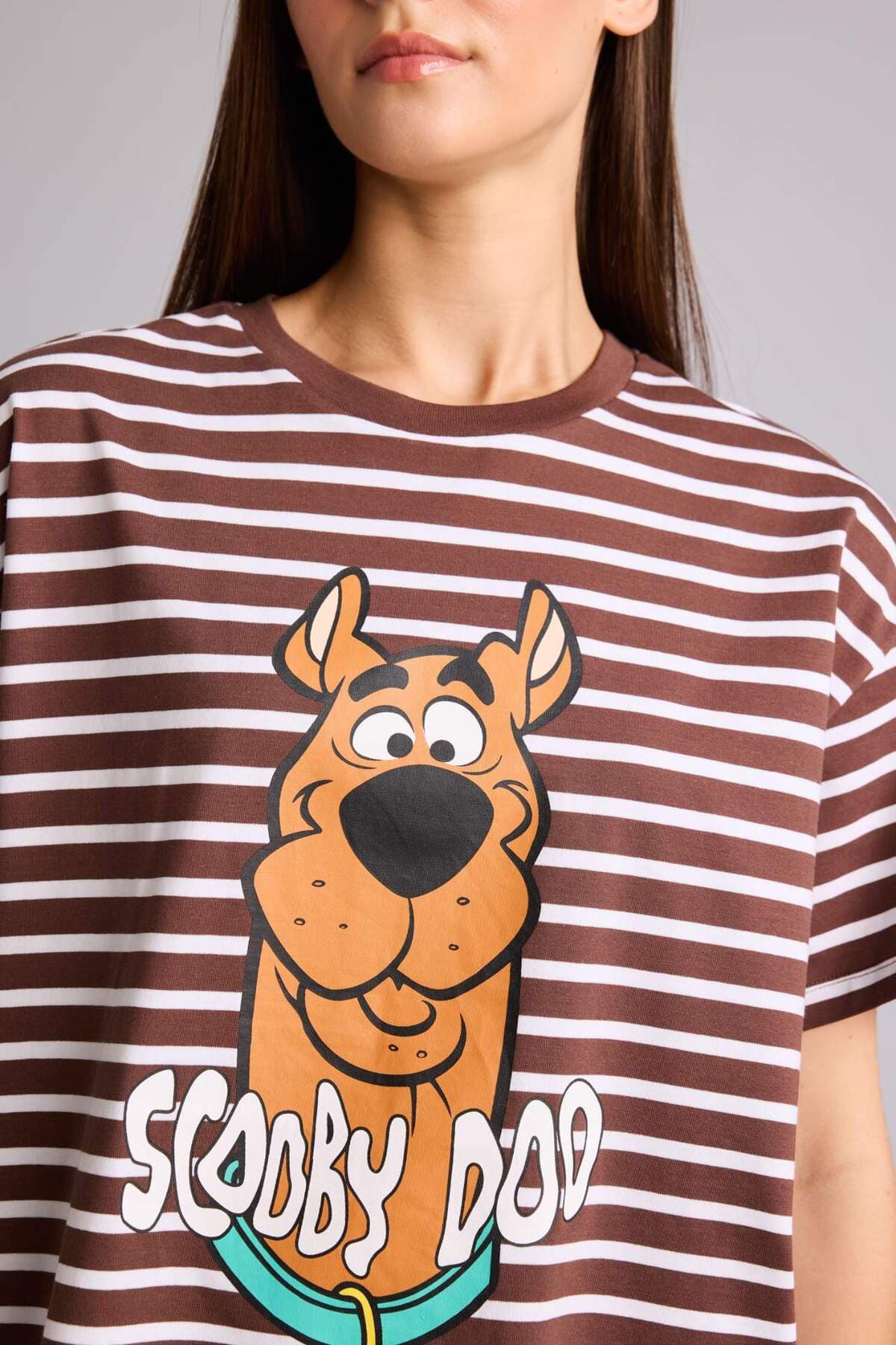 تیشرت زنانه Defacto اورسایز Scooby Doo یقه گرد آستین کوتاه %100 پنبه مدل H4191AX26AU تیشرت زنانه Defacto اورسایز Scooby Doo یقه گرد آستین کوتاه %100 پنبه مدل H4191AX26AU